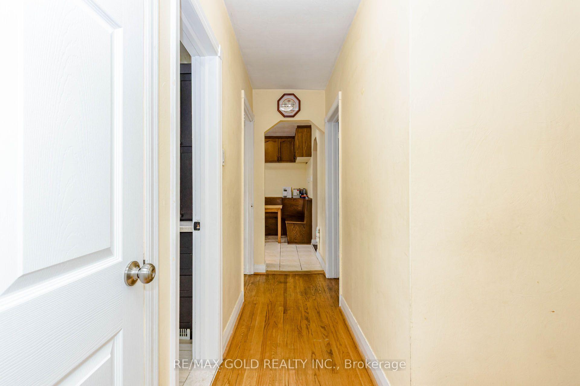 Photo 26 of 23 Rensburg Drive, Scarborough, Ionview — HOMEH