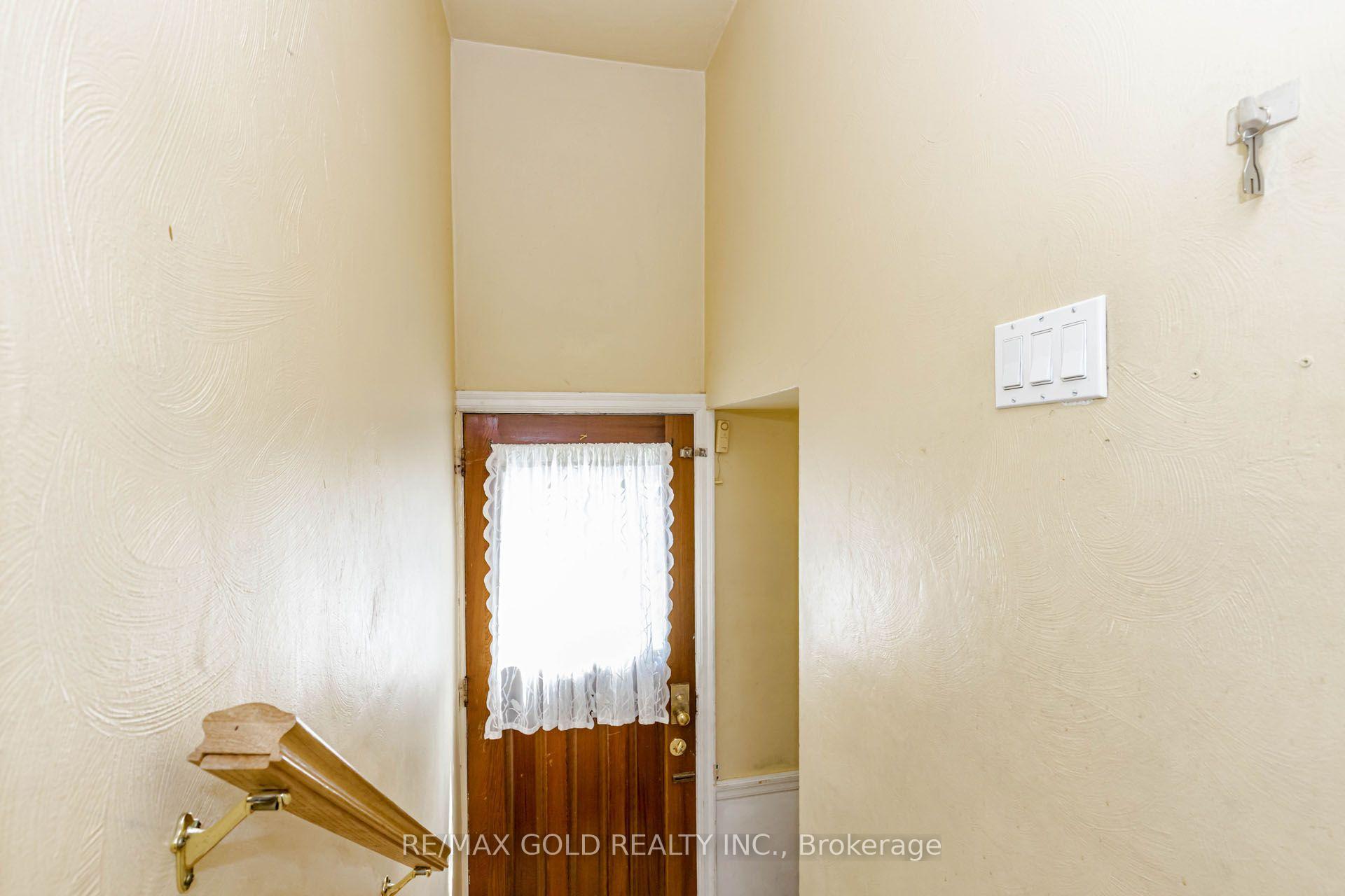 Photo 35 of 23 Rensburg Drive, Scarborough, Ionview — HOMEH