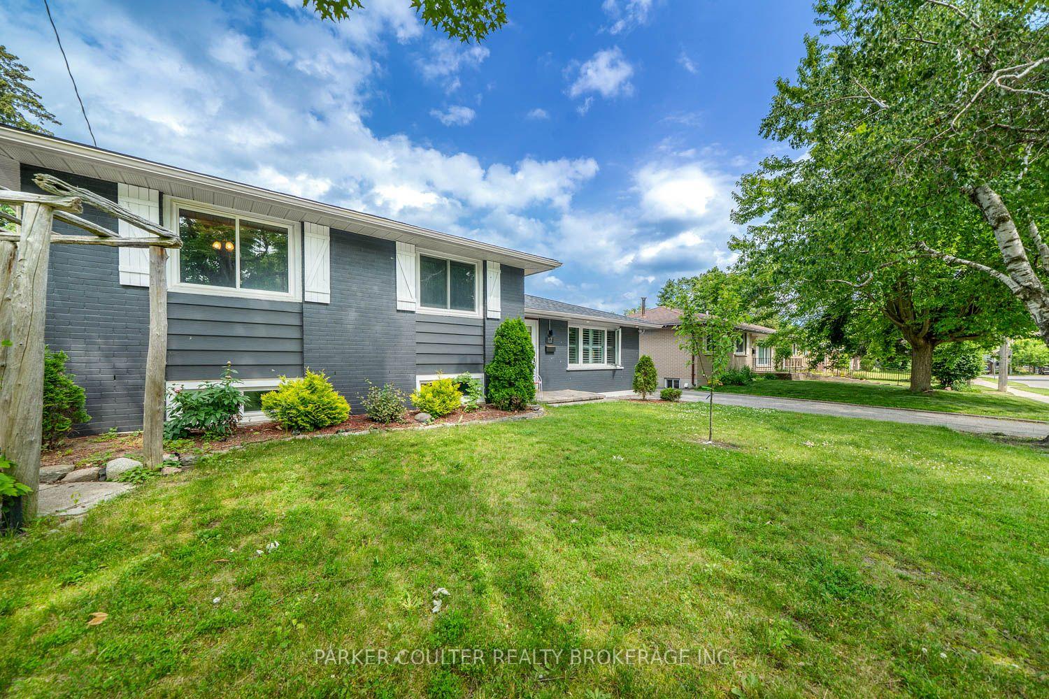 Photo 2 of 17 Harding Avenue, Barrie, Cundles East — HOMEH