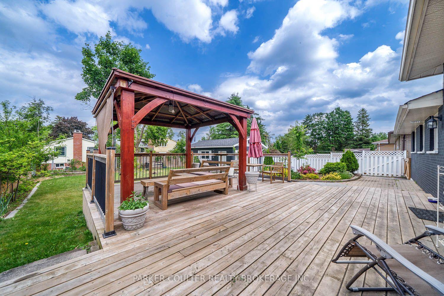 Photo 26 of 17 Harding Avenue, Barrie, Cundles East — HOMEH