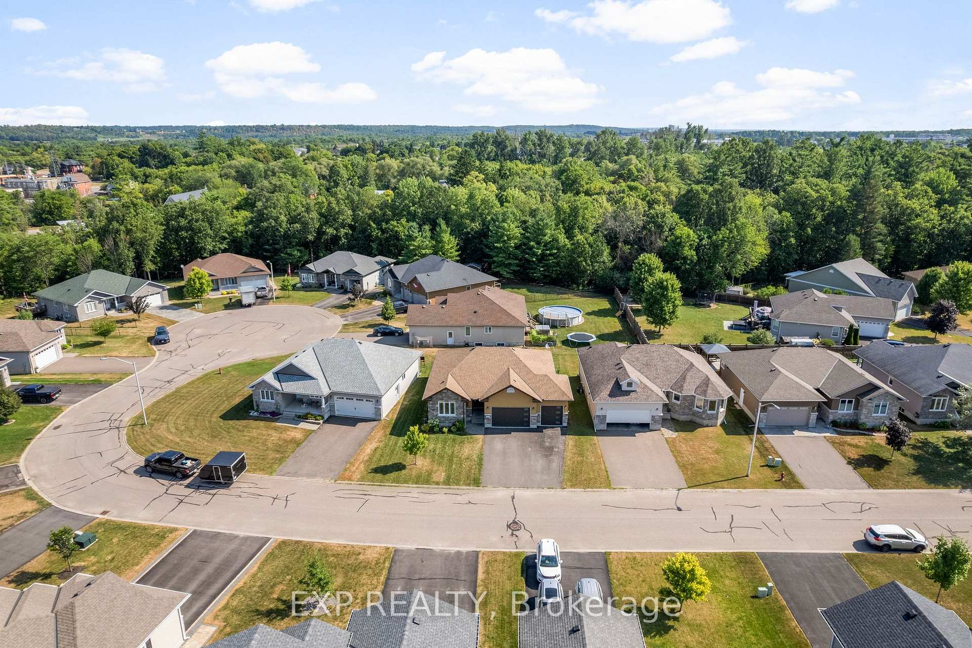 Photo 4 of 511 Coleraine Drive, Renfrew, Renfrew — HOMEH