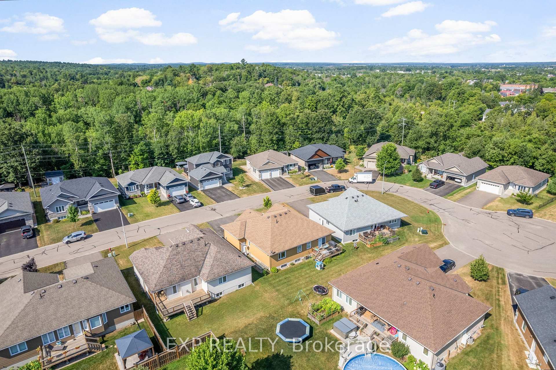 Photo 54 of 511 Coleraine Drive, Renfrew, Renfrew — HOMEH