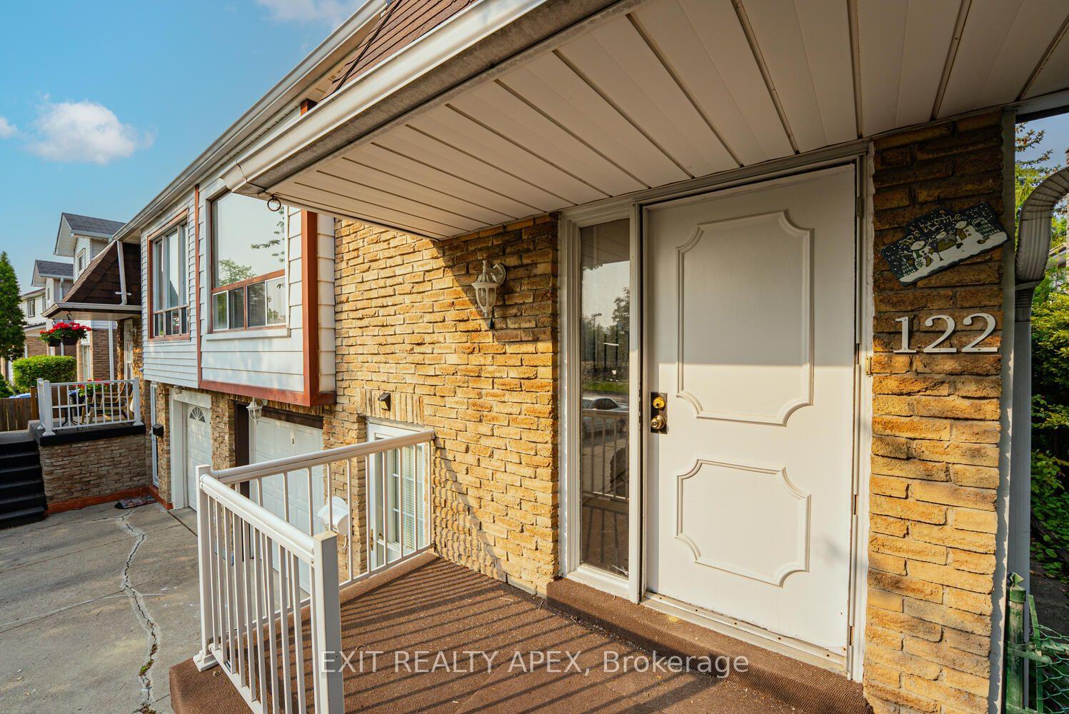 Photo 5 of 122 Centre Street N, Brampton, Brampton North — HOMEH
