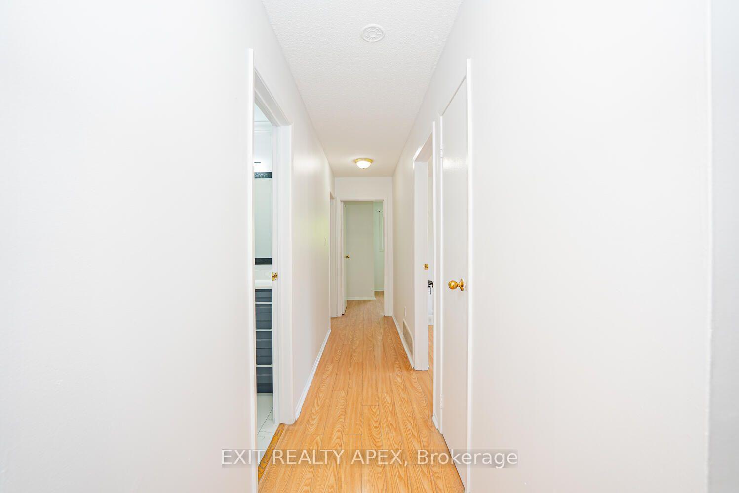 Photo 18 of 122 Centre Street N, Brampton, Brampton North — HOMEH