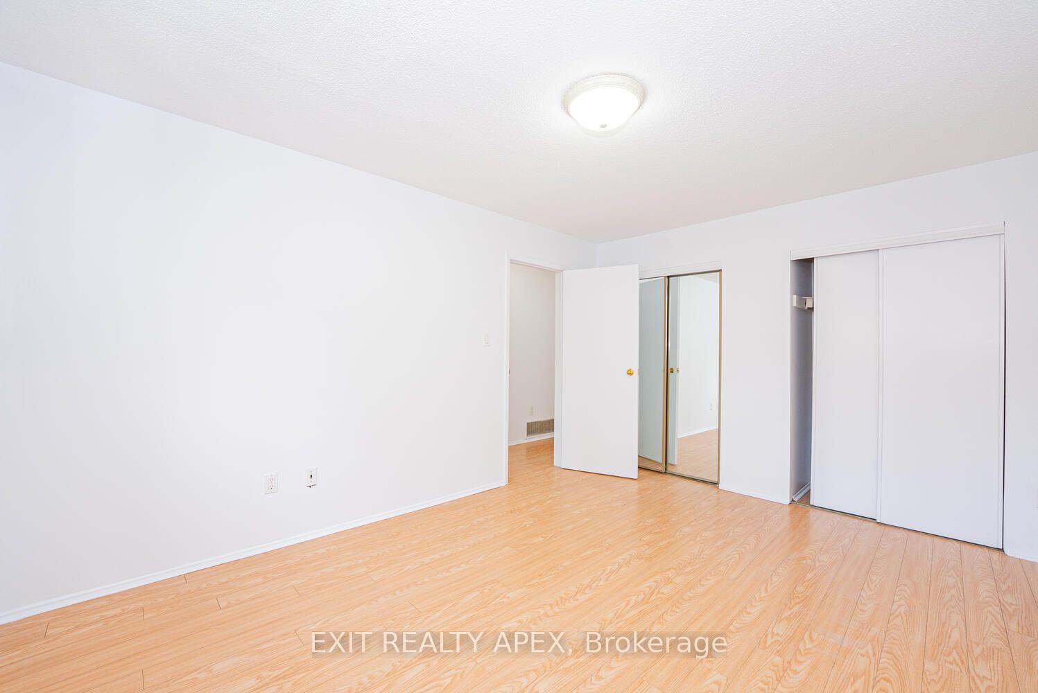 Photo 20 of 122 Centre Street N, Brampton, Brampton North — HOMEH