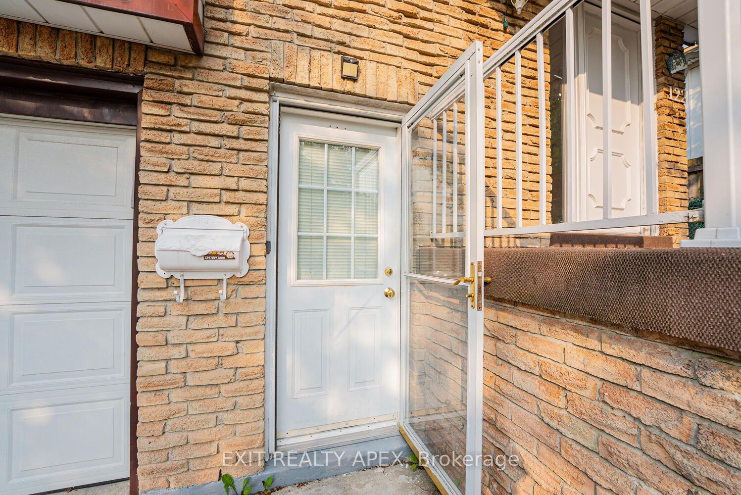 Photo 26 of 122 Centre Street N, Brampton, Brampton North — HOMEH