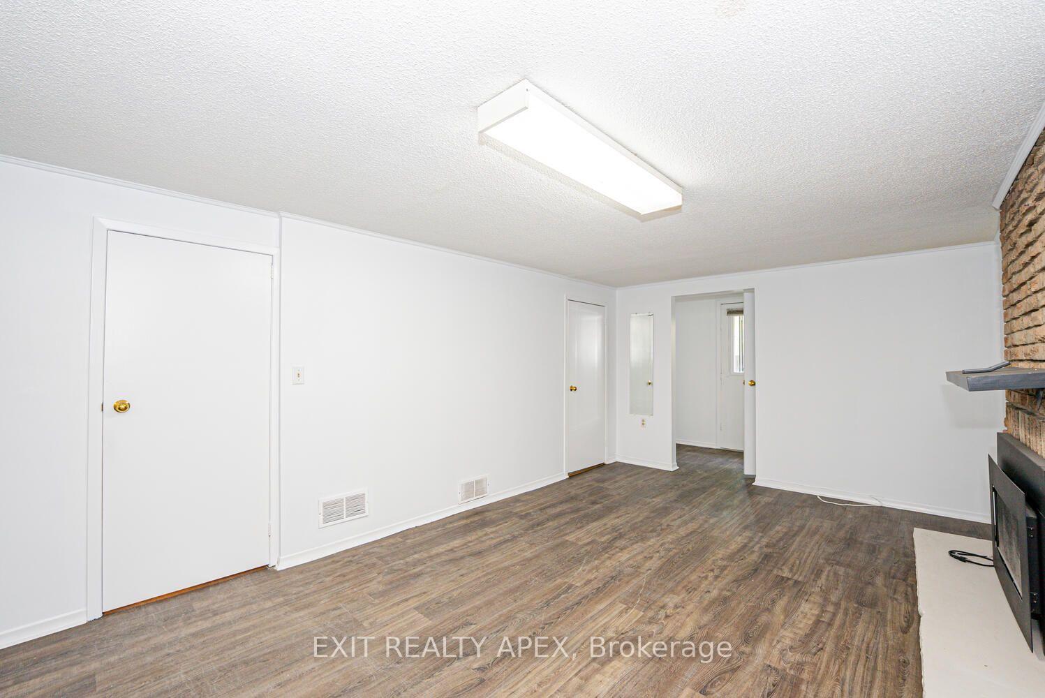 Photo 31 of 122 Centre Street N, Brampton, Brampton North — HOMEH
