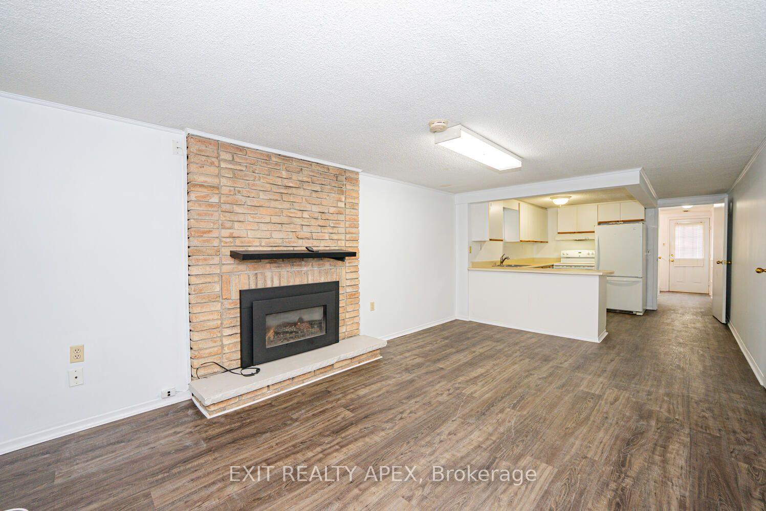 Photo 32 of 122 Centre Street N, Brampton, Brampton North — HOMEH