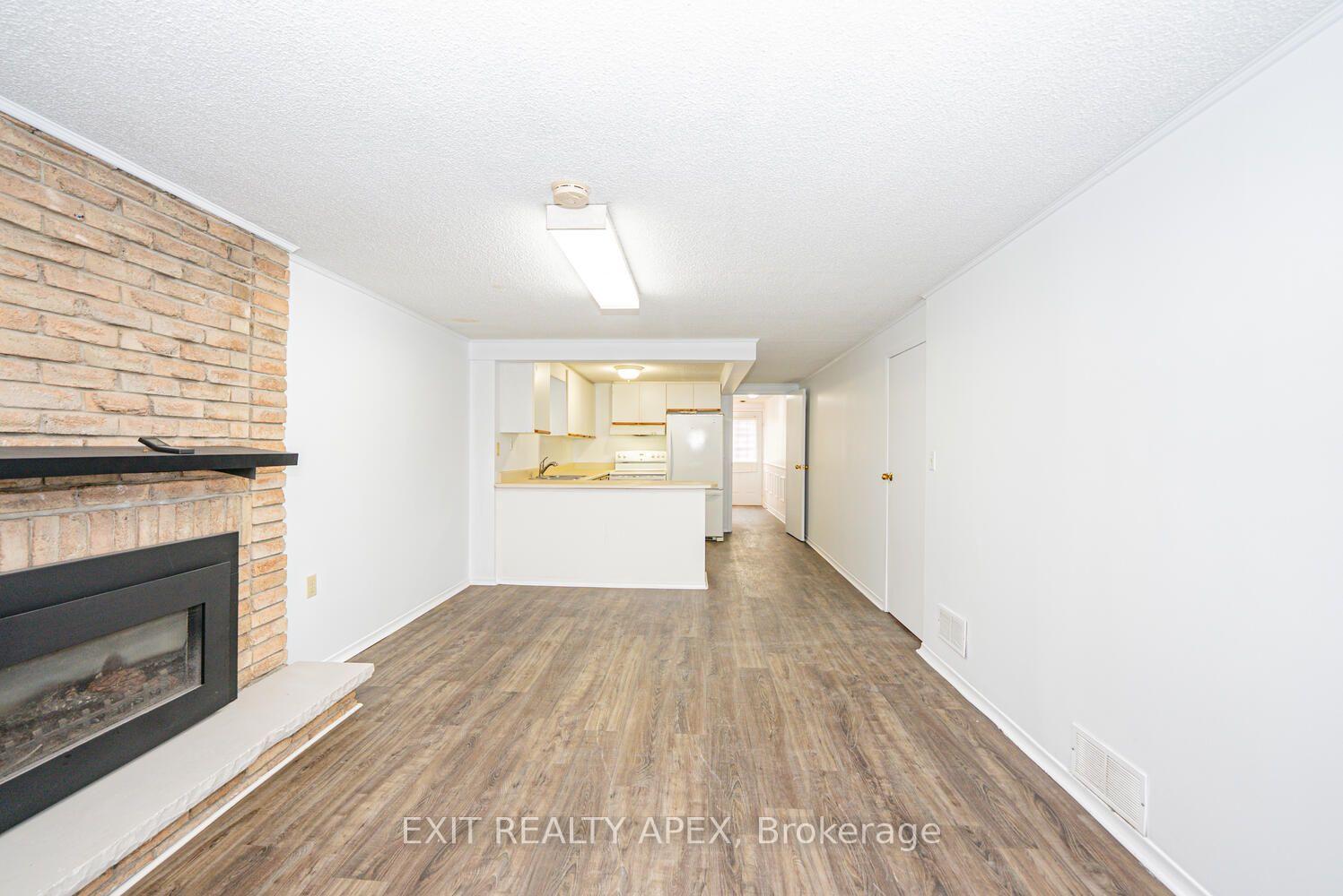 Photo 33 of 122 Centre Street N, Brampton, Brampton North — HOMEH