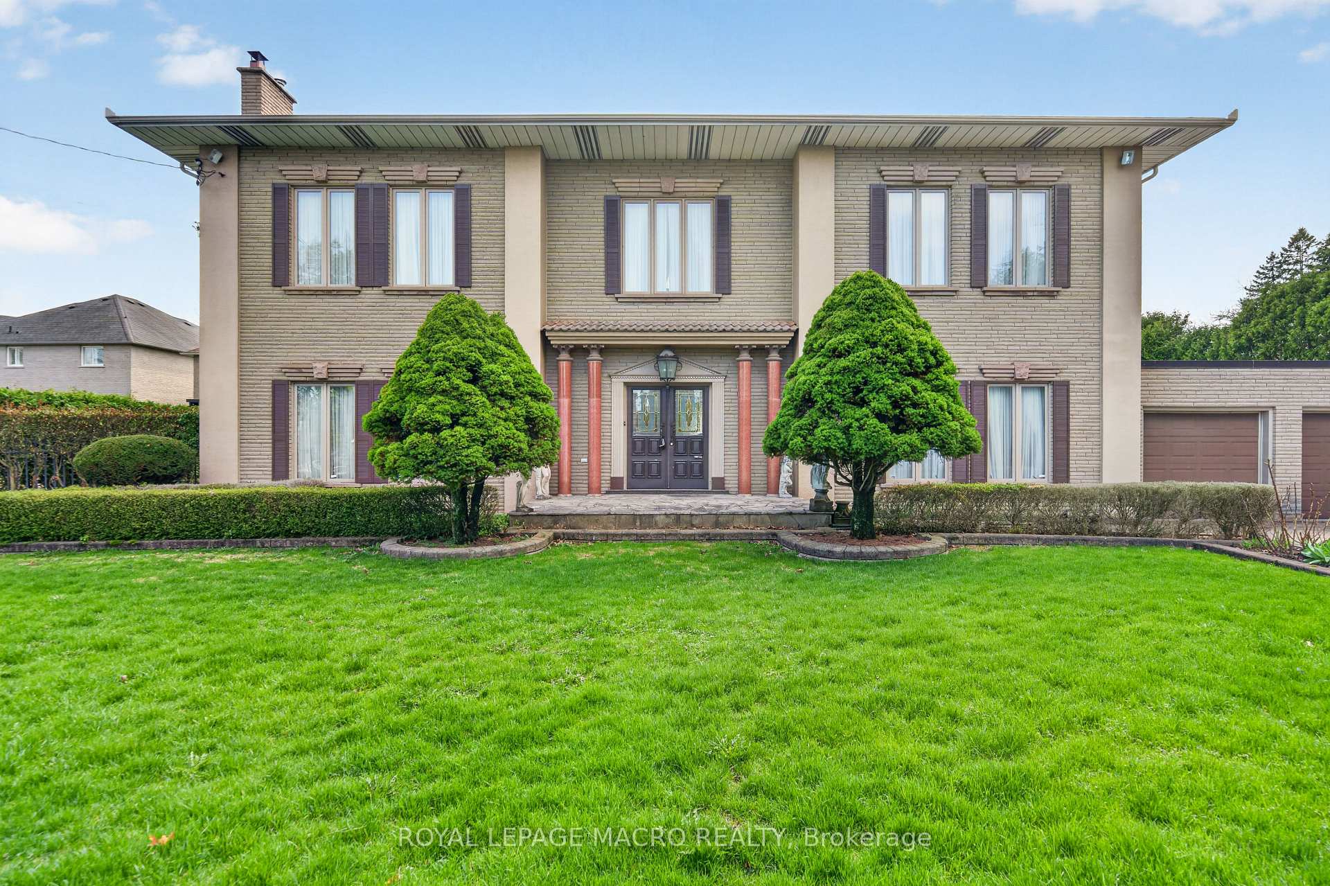 Photo 2 of 213 Stone Church Road W, Hamilton, Sheldon — HOMEH