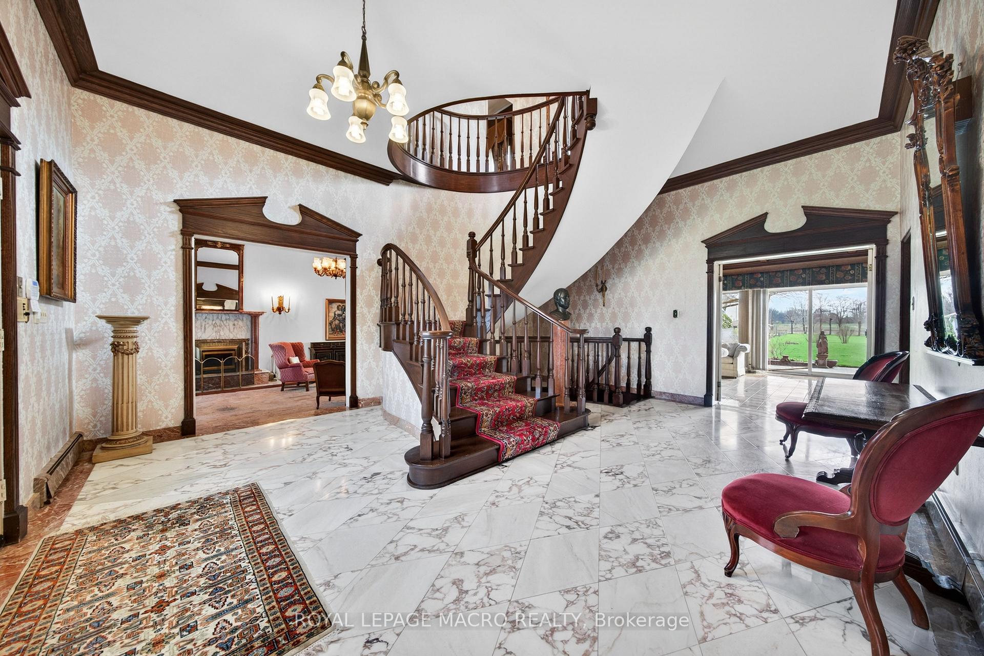 Photo 5 of 213 Stone Church Road W, Hamilton, Sheldon — HOMEH