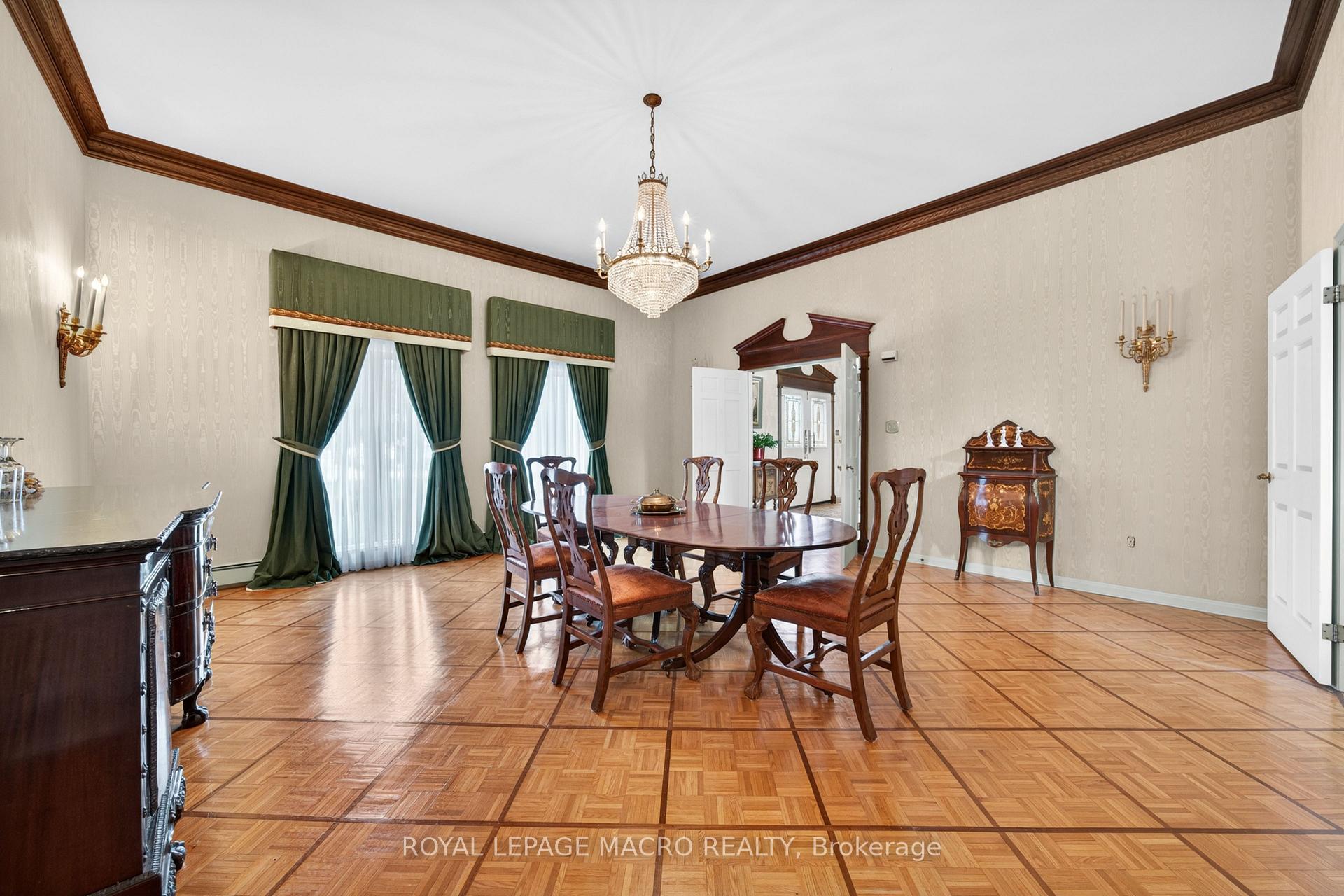Photo 10 of 213 Stone Church Road W, Hamilton, Sheldon — HOMEH