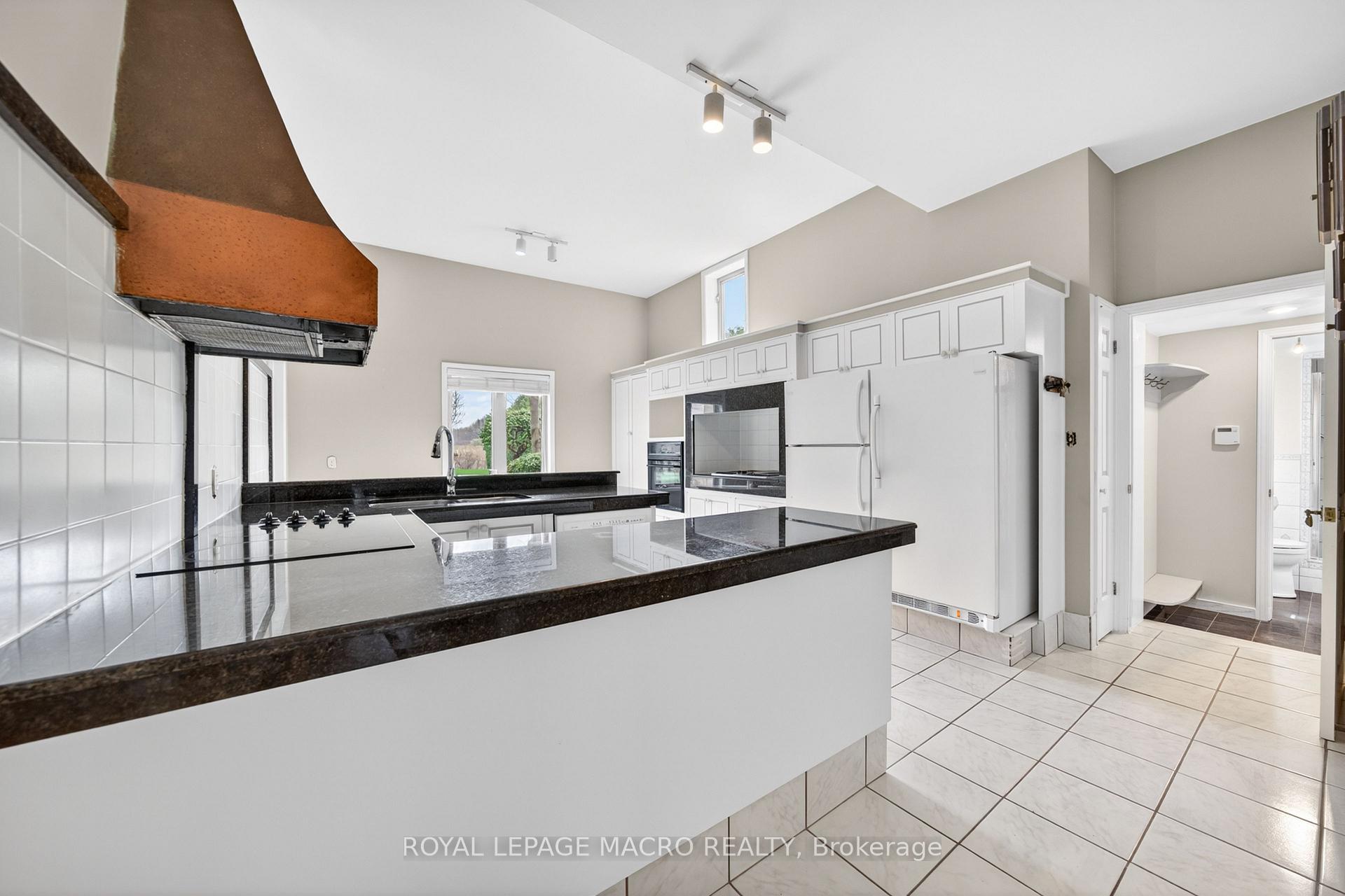 Photo 11 of 213 Stone Church Road W, Hamilton, Sheldon — HOMEH