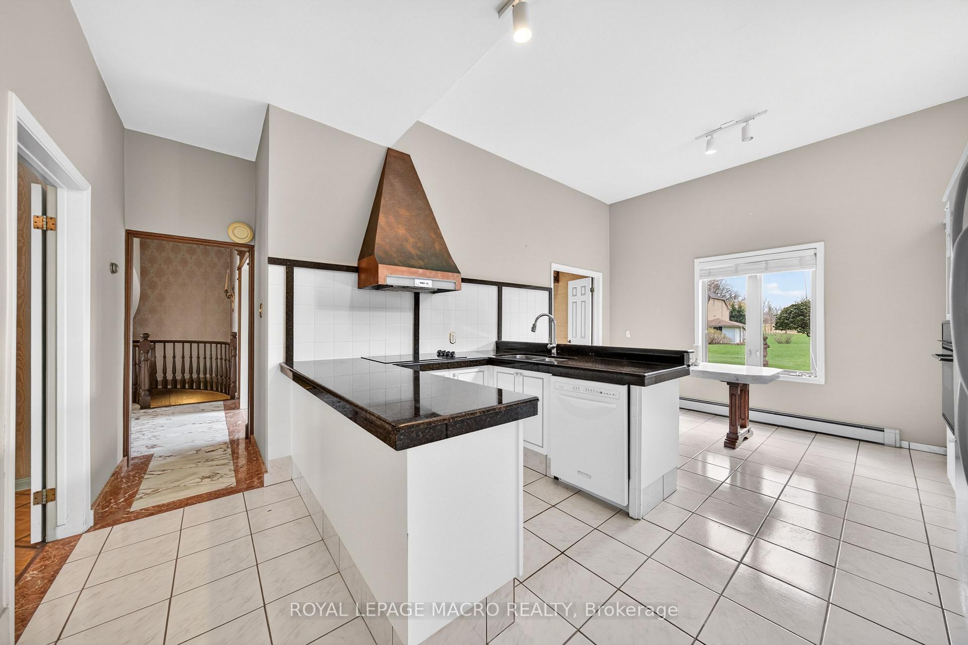 Photo 12 of 213 Stone Church Road W, Hamilton, Sheldon — HOMEH