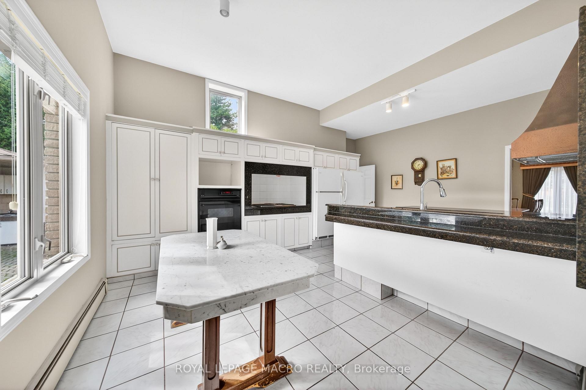 Photo 13 of 213 Stone Church Road W, Hamilton, Sheldon — HOMEH