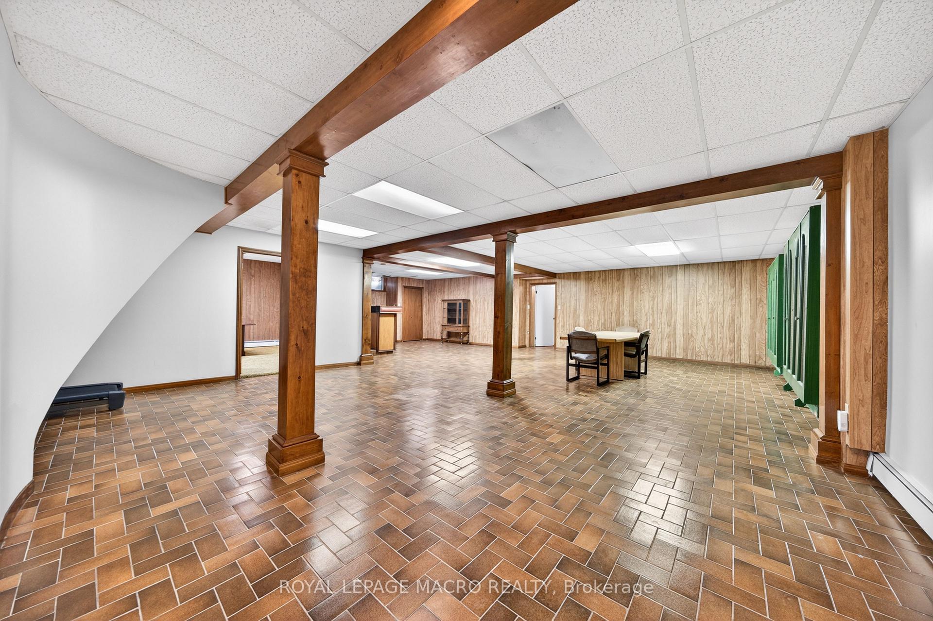 Photo 34 of 213 Stone Church Road W, Hamilton, Sheldon — HOMEH