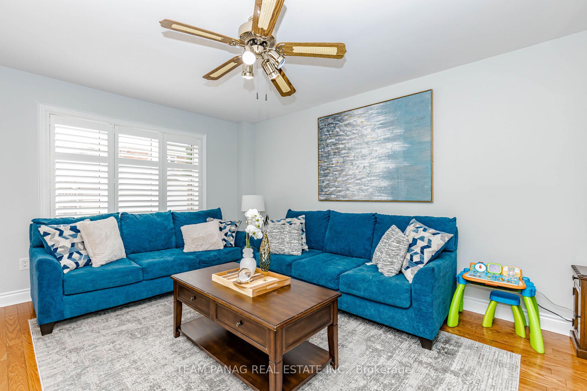 Photo 9 of 233 Queen Mary Drive, Brampton, Fletcher's Meadow — HOMEH