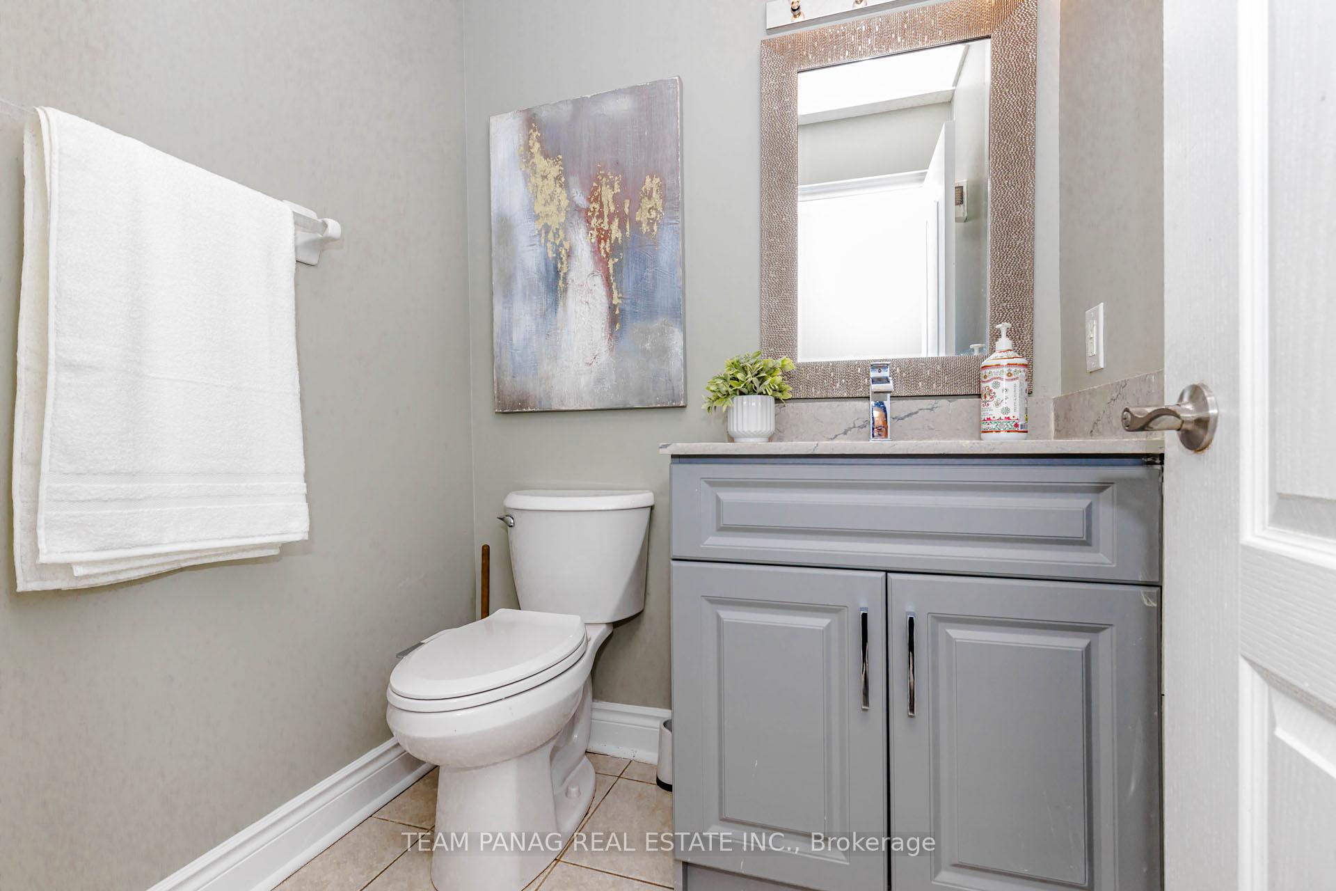 Photo 17 of 233 Queen Mary Drive, Brampton, Fletcher's Meadow — HOMEH