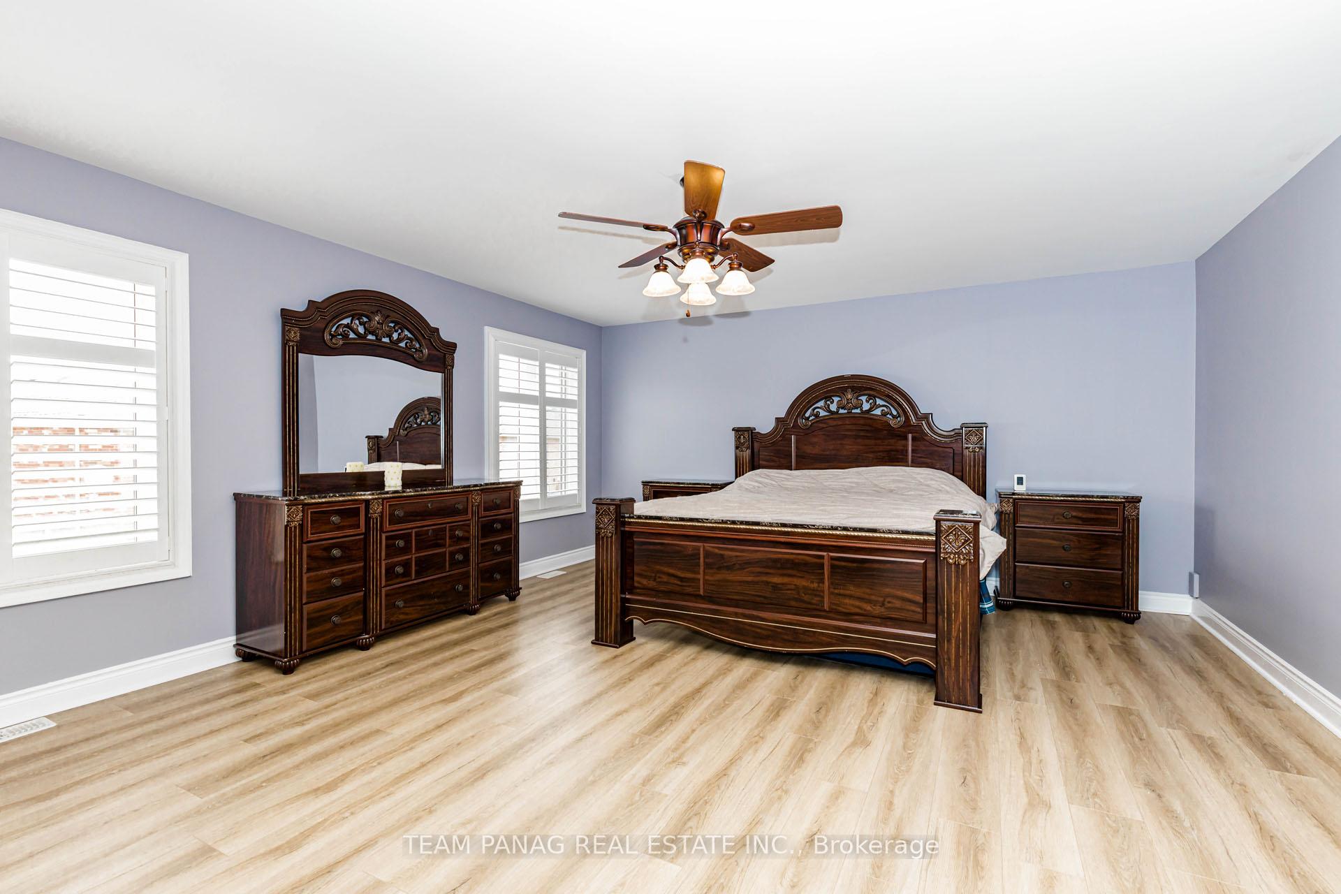 Photo 21 of 233 Queen Mary Drive, Brampton, Fletcher's Meadow — HOMEH