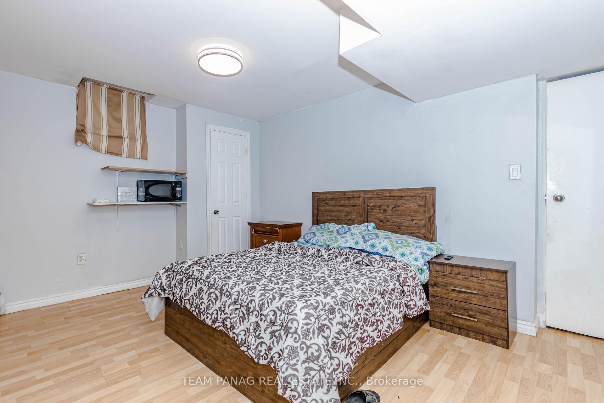 Photo 44 of 233 Queen Mary Drive, Brampton, Fletcher's Meadow — HOMEH