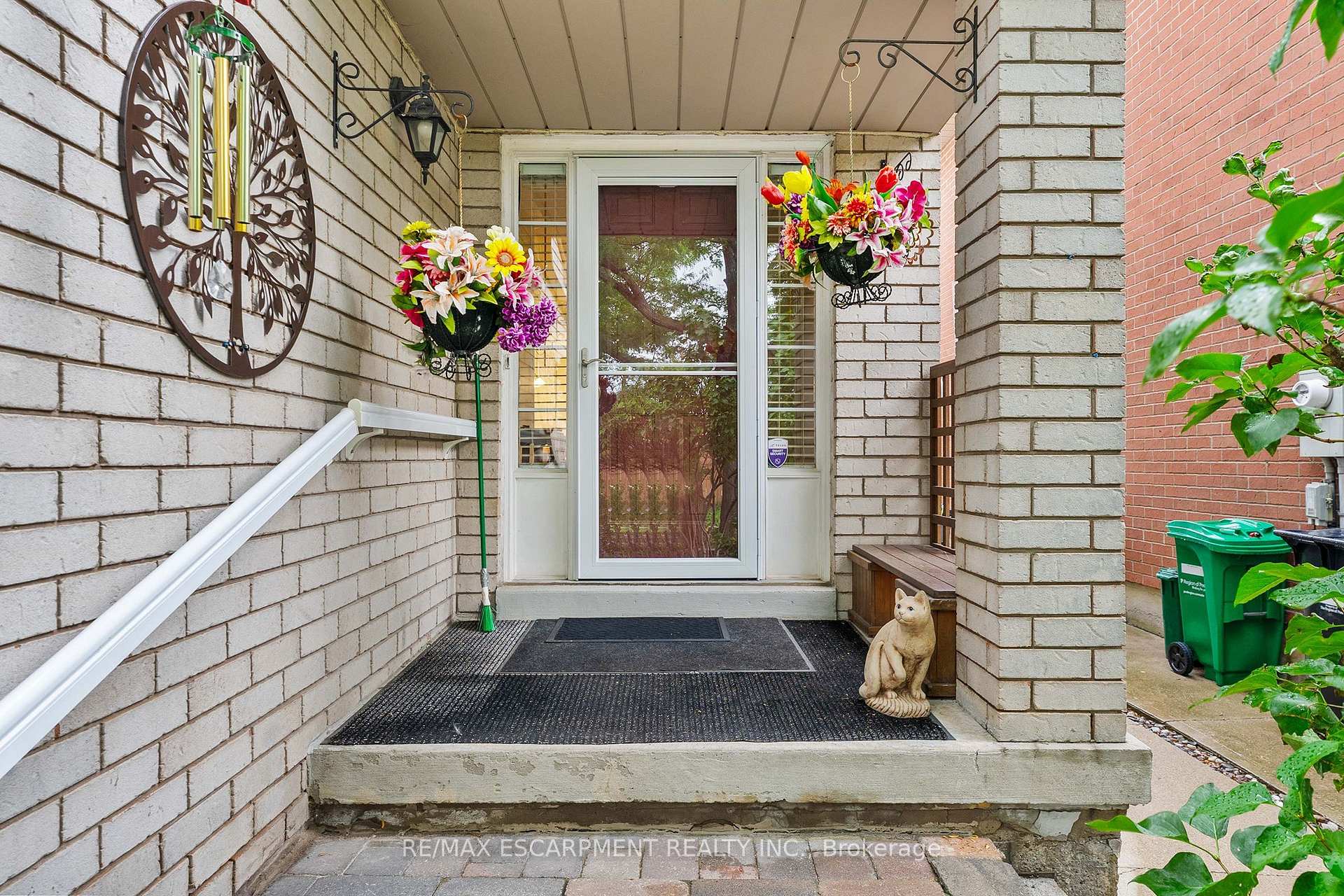 Photo 3 of 16 Whiteface Crescent, Brampton, Fletcher's Meadow — HOMEH