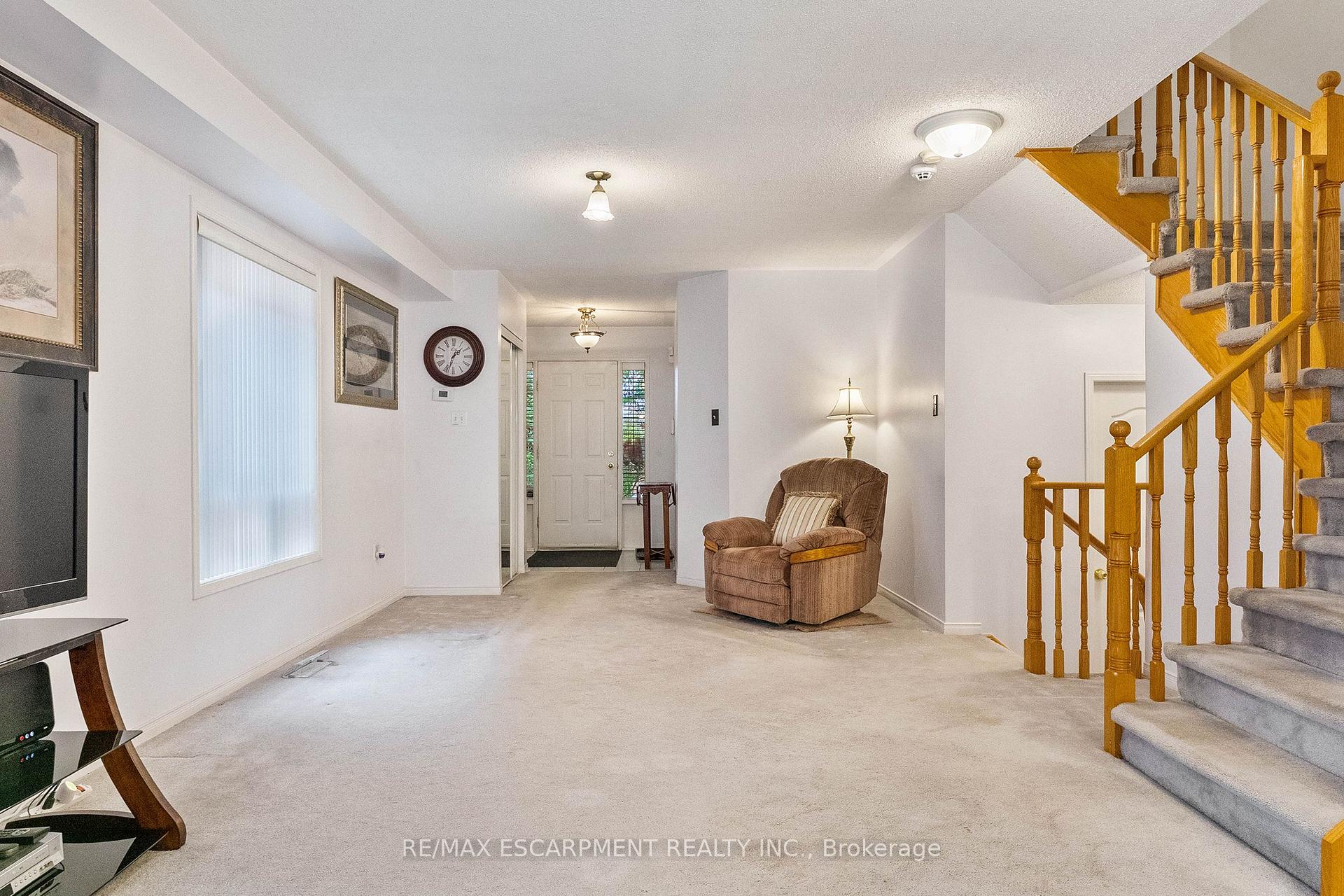 Photo 10 of 16 Whiteface Crescent, Brampton, Fletcher's Meadow — HOMEH