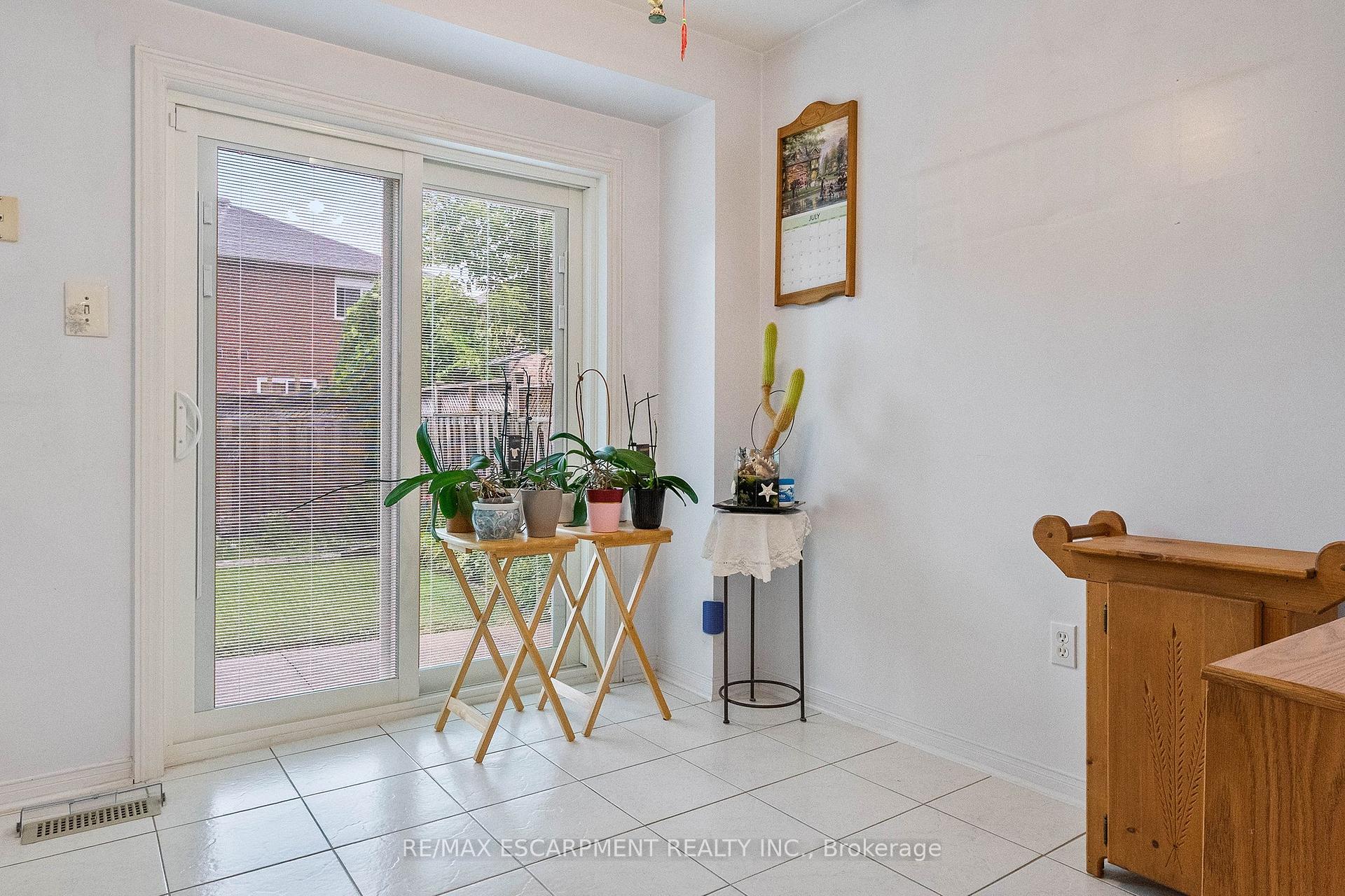 Photo 15 of 16 Whiteface Crescent, Brampton, Fletcher's Meadow — HOMEH