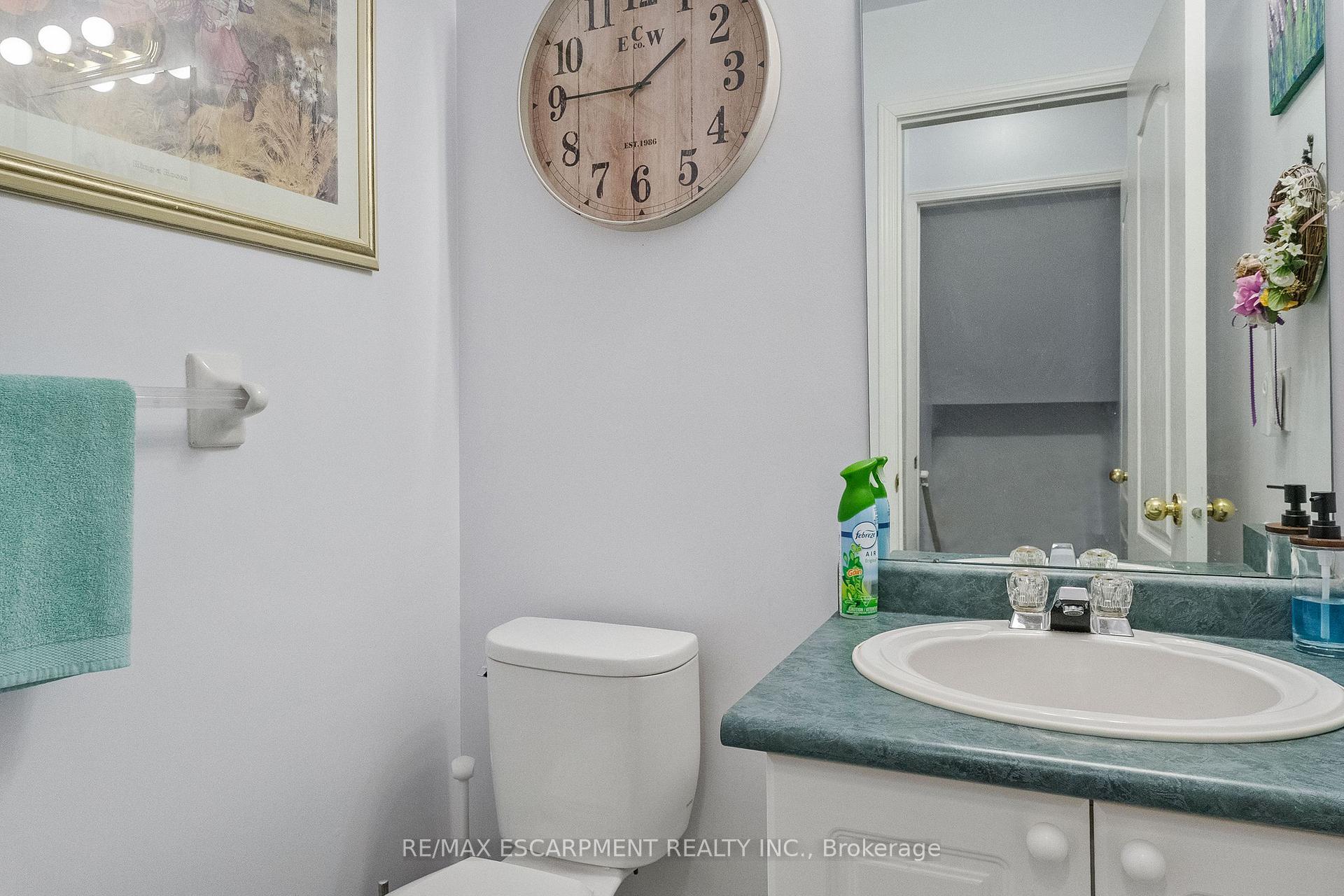 Photo 17 of 16 Whiteface Crescent, Brampton, Fletcher's Meadow — HOMEH