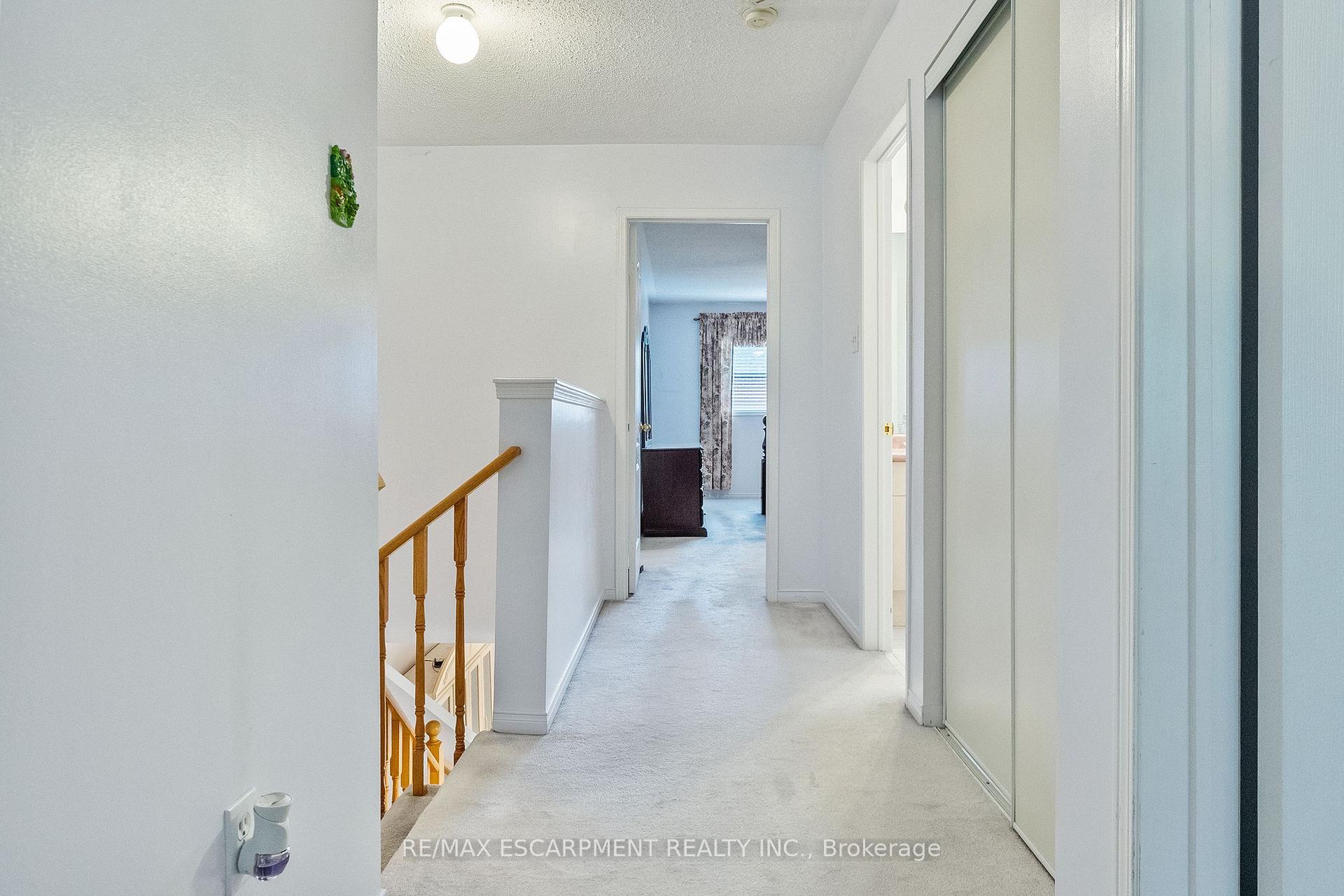 Photo 19 of 16 Whiteface Crescent, Brampton, Fletcher's Meadow — HOMEH