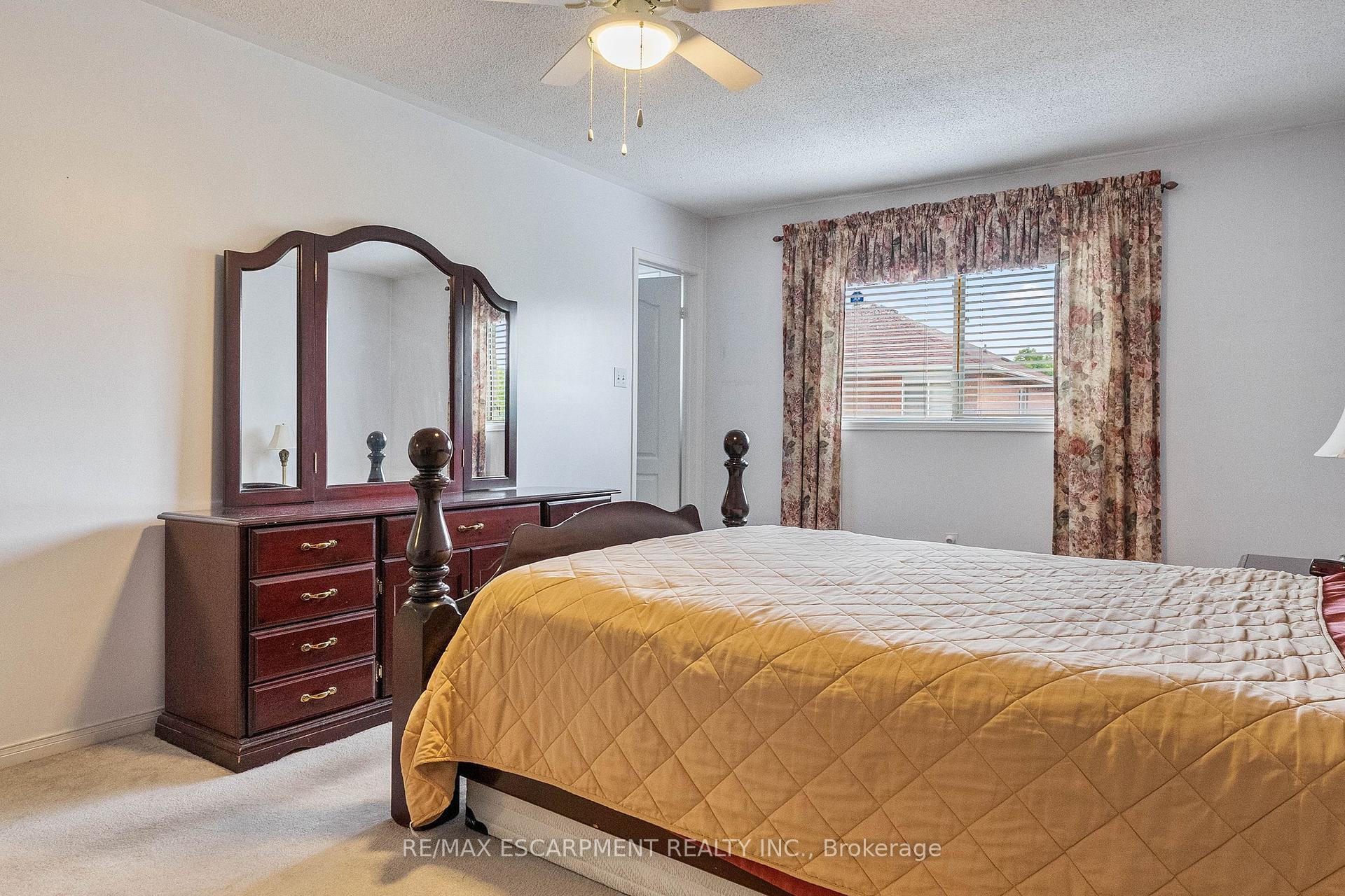 Photo 21 of 16 Whiteface Crescent, Brampton, Fletcher's Meadow — HOMEH