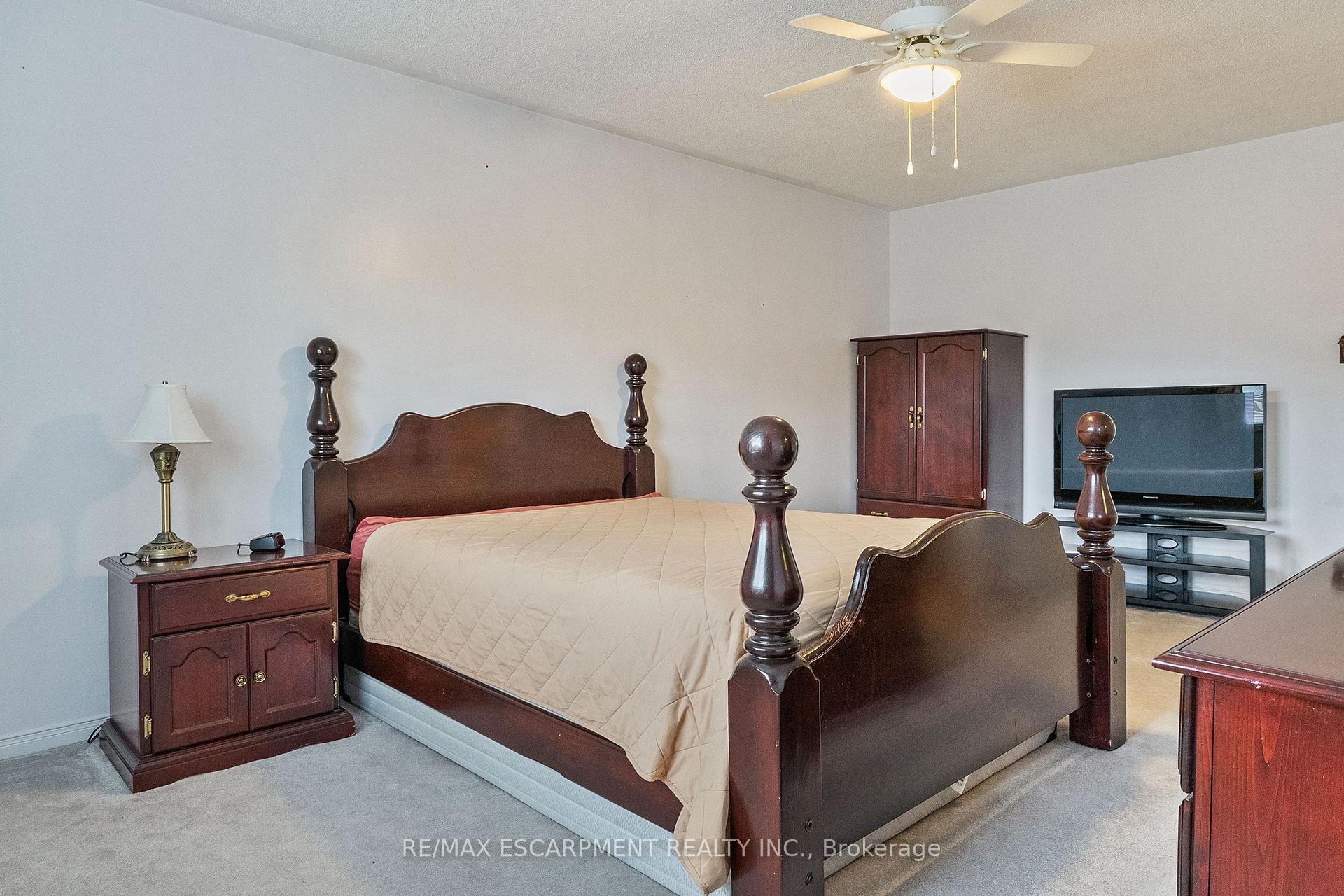 Photo 22 of 16 Whiteface Crescent, Brampton, Fletcher's Meadow — HOMEH