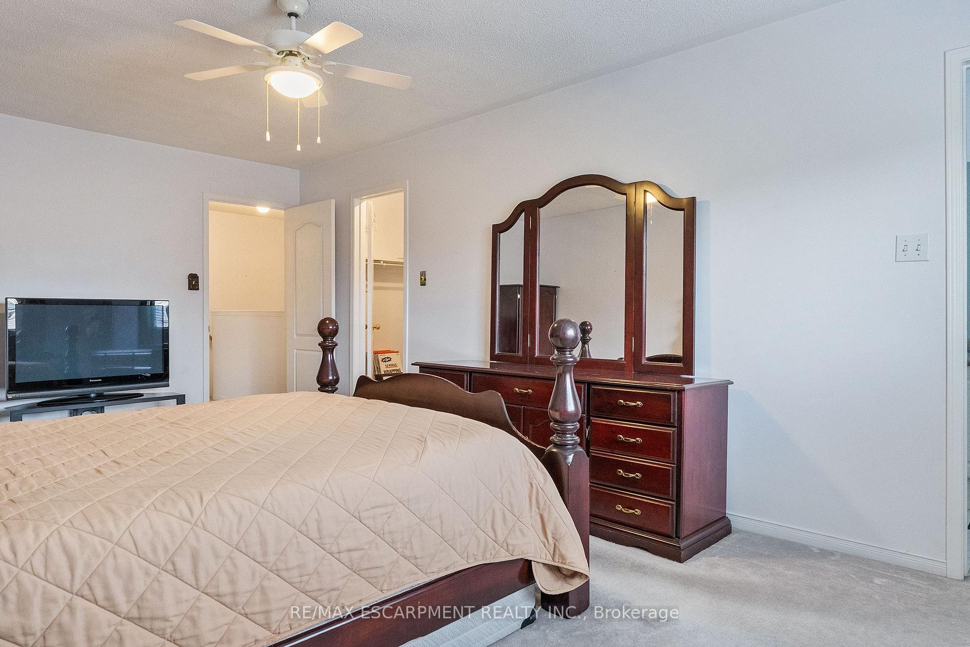 Photo 23 of 16 Whiteface Crescent, Brampton, Fletcher's Meadow — HOMEH