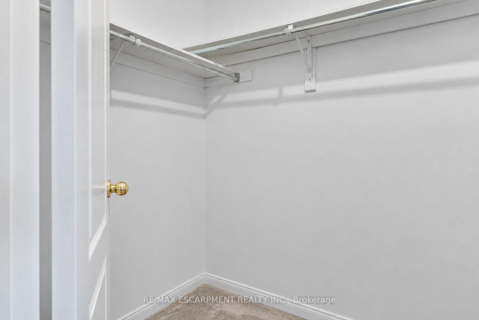 Photo 24 of 16 Whiteface Crescent, Brampton, Fletcher's Meadow — HOMEH