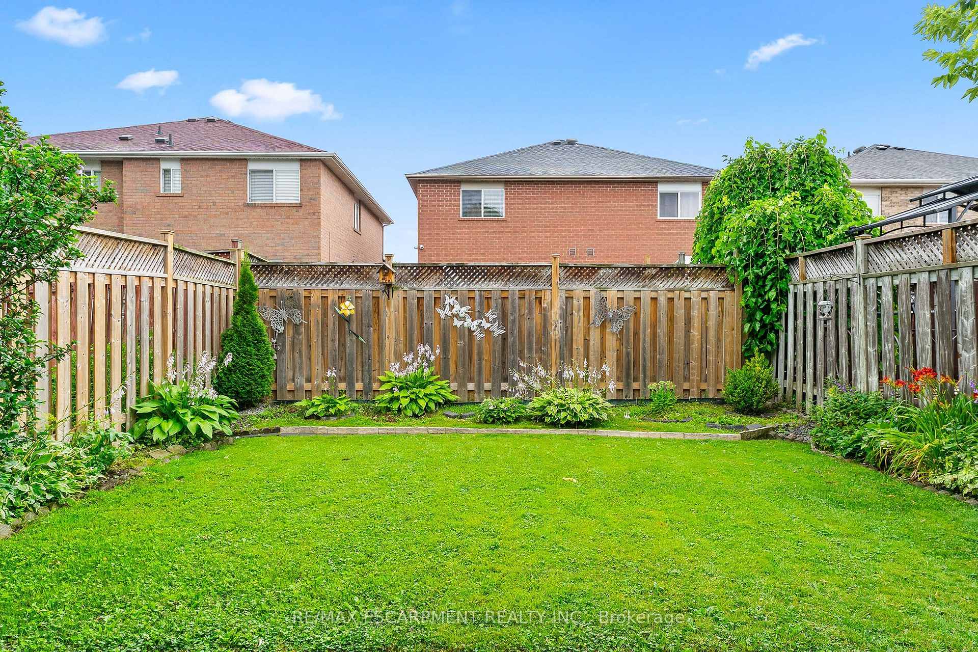 Photo 37 of 16 Whiteface Crescent, Brampton, Fletcher's Meadow — HOMEH
