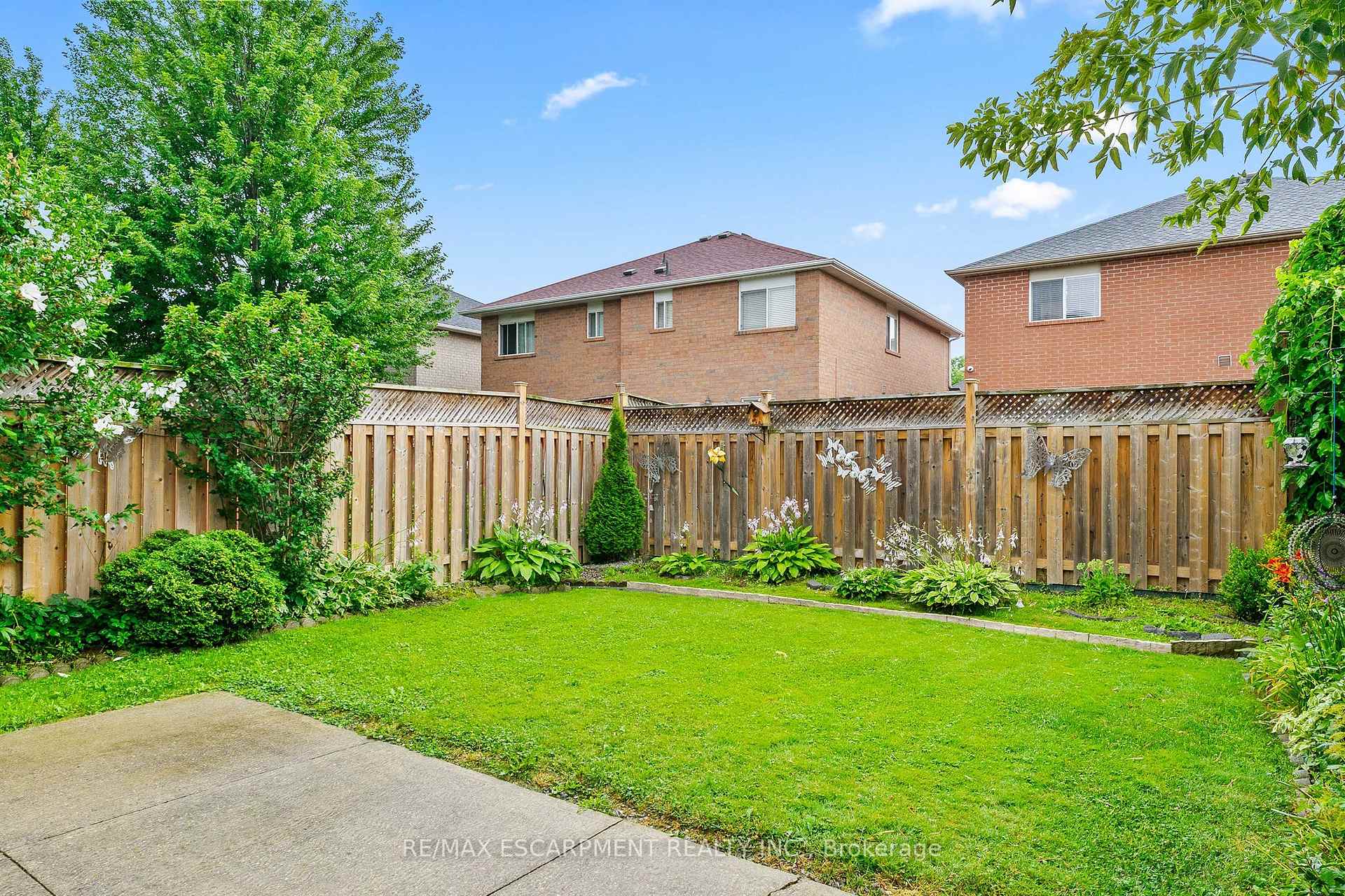 Photo 38 of 16 Whiteface Crescent, Brampton, Fletcher's Meadow — HOMEH