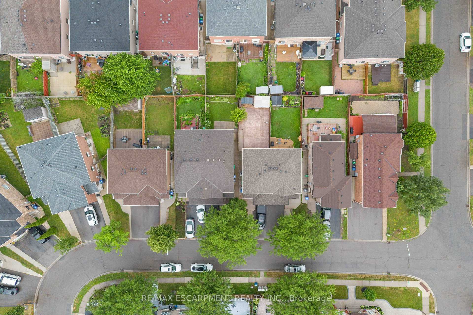 Photo 40 of 16 Whiteface Crescent, Brampton, Fletcher's Meadow — HOMEH