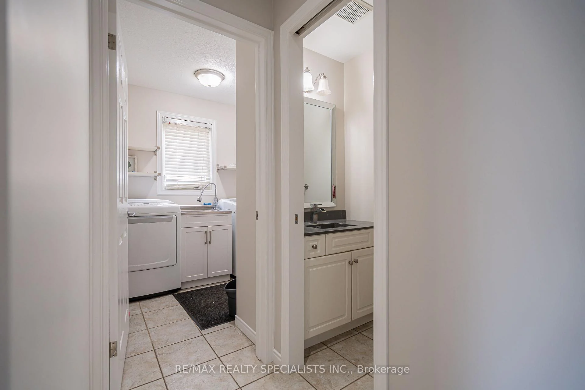 Photo 9 of 236 Summerfield Drive, Guelph, Pineridge/Westminster Woods — HOMEH