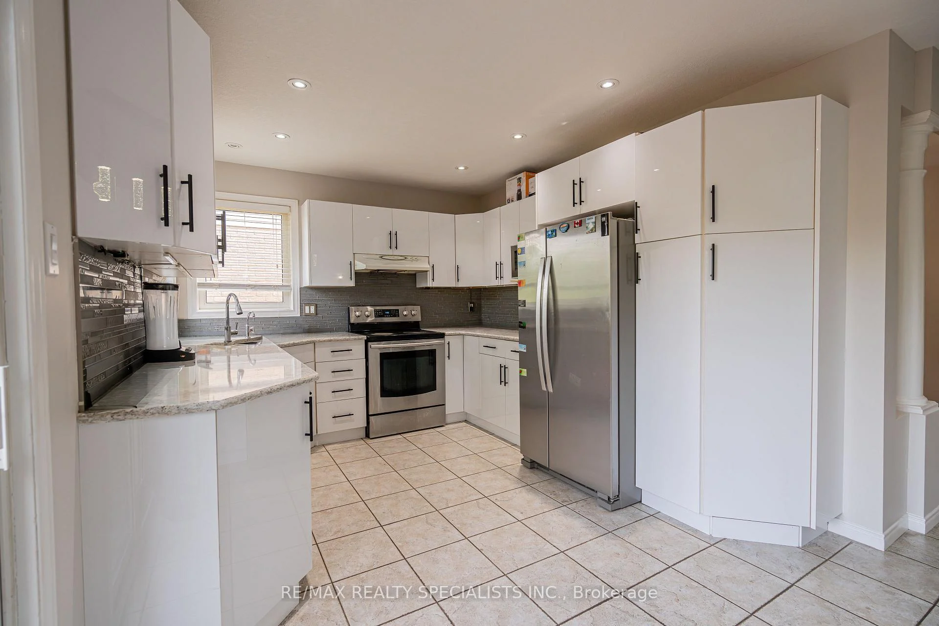 Photo 19 of 236 Summerfield Drive, Guelph, Pineridge/Westminster Woods — HOMEH