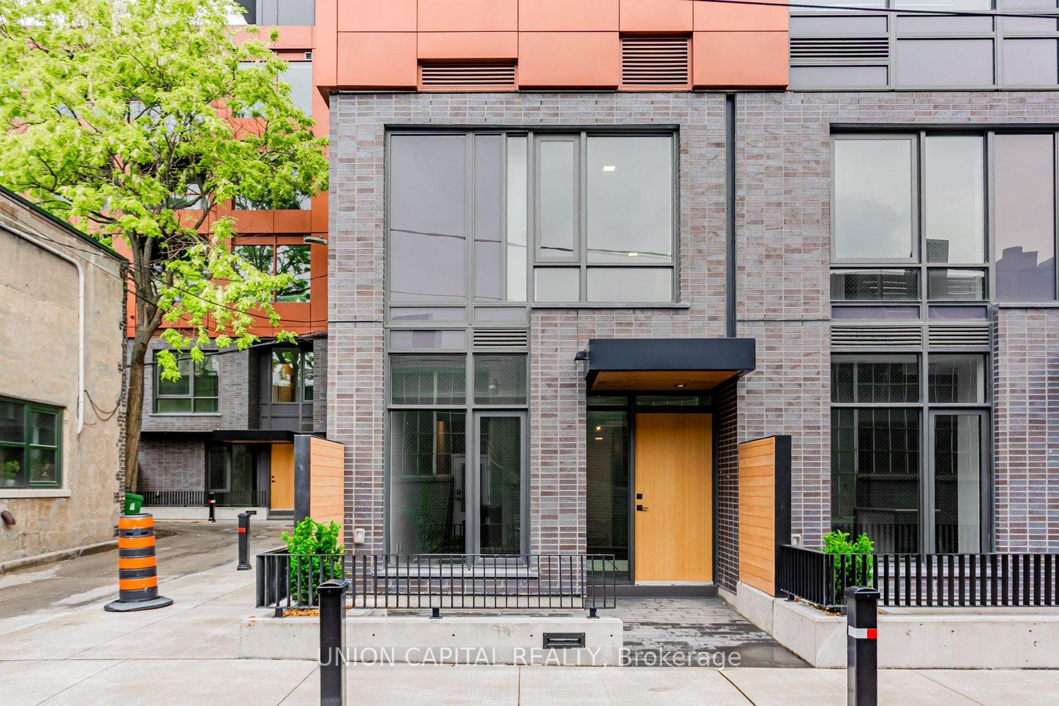 Photo 2 of Unit TH109, 28 Eastern Avenue, Toronto, Moss Park — HOMEH