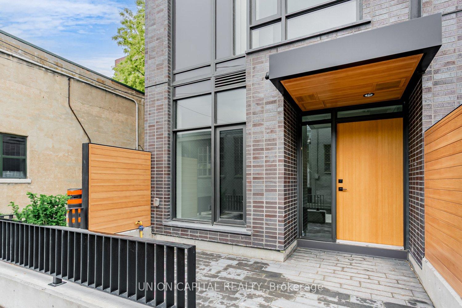 Photo 4 of Unit TH109, 28 Eastern Avenue, Toronto, Moss Park — HOMEH