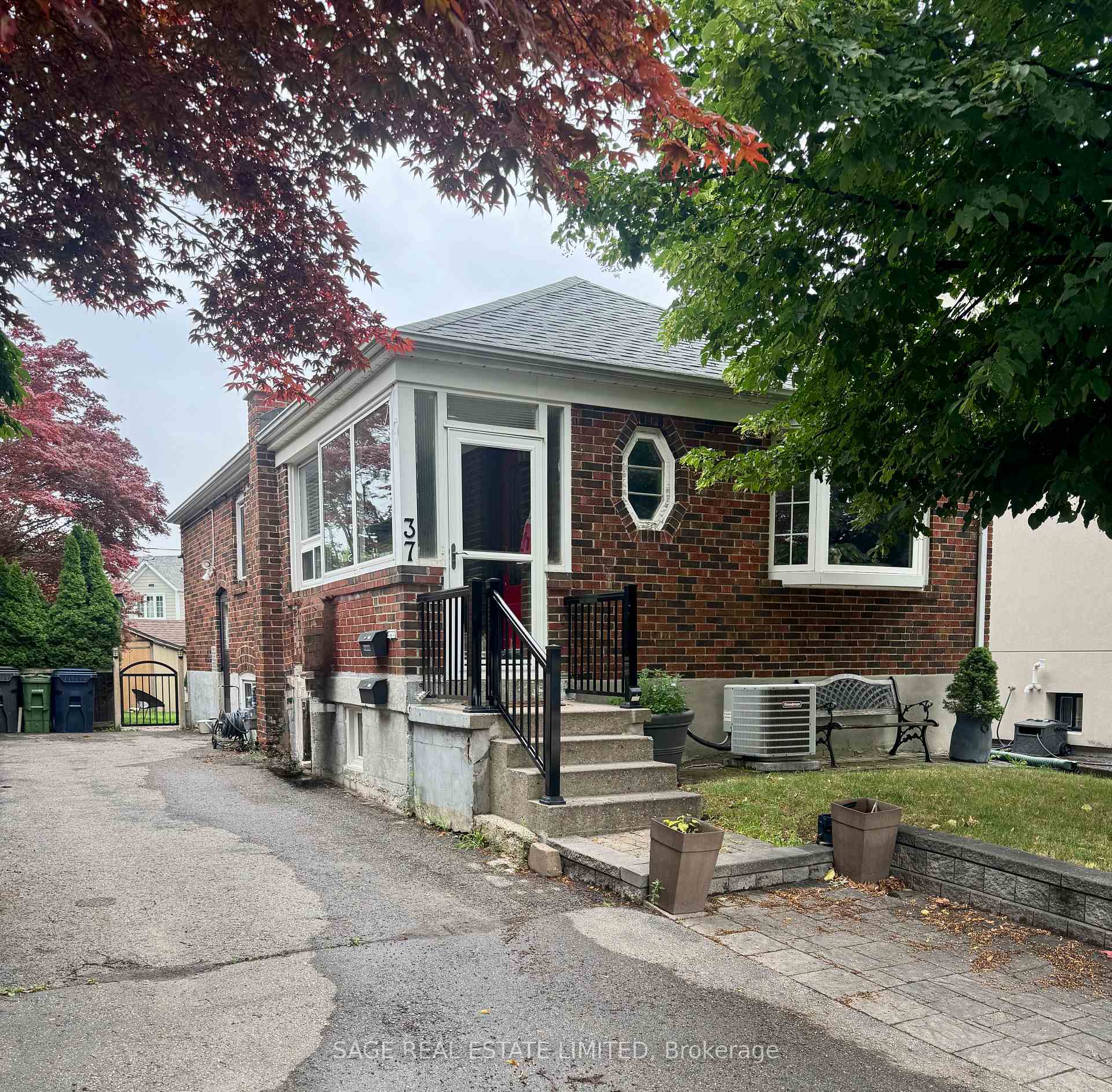 Front of Unit Main Floor, 37 Tiago Avenue