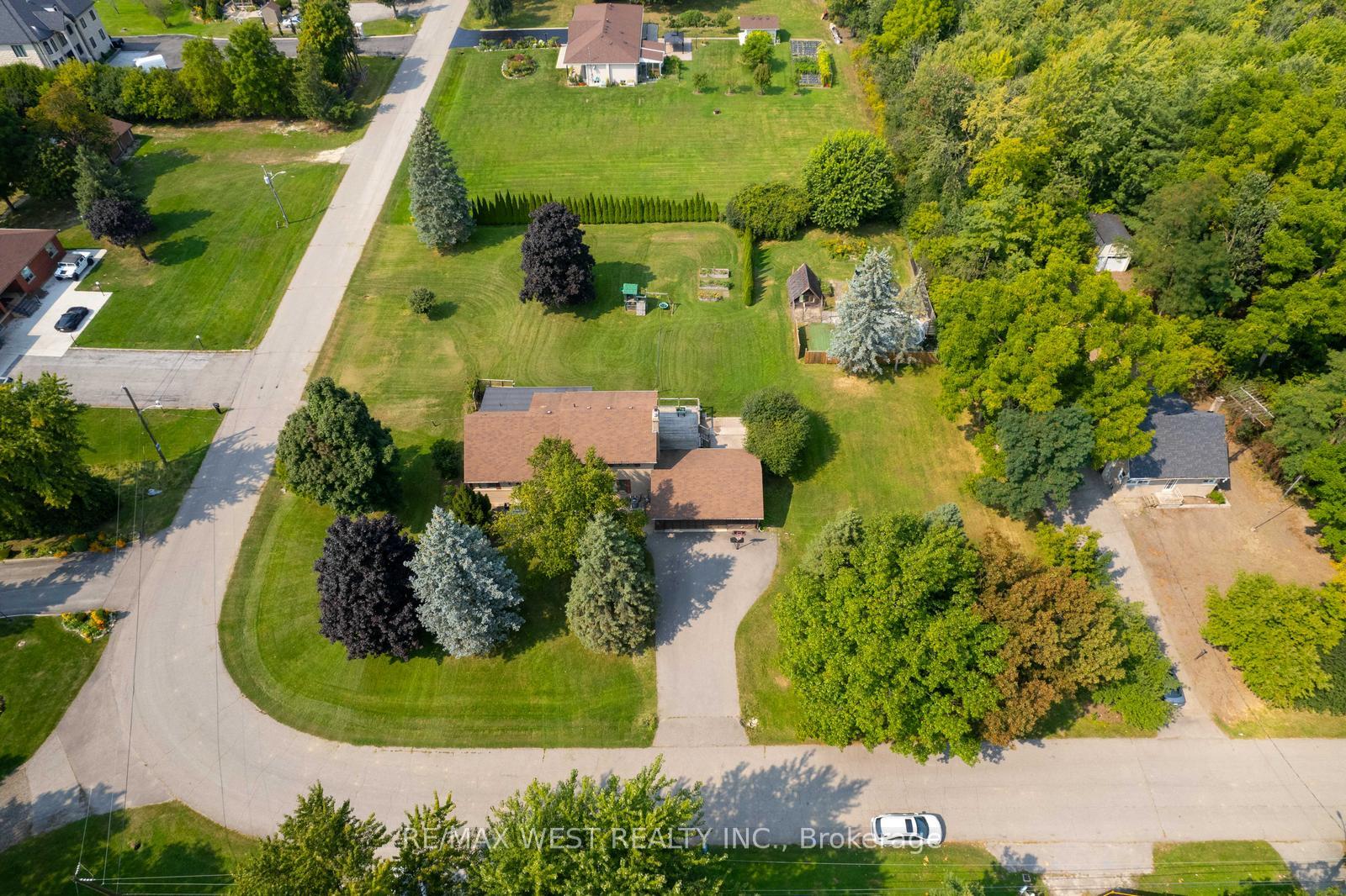 Photo 2 of 45 Marysfield Drive, Brampton, Toronto Gore Rural Estate — HOMEH