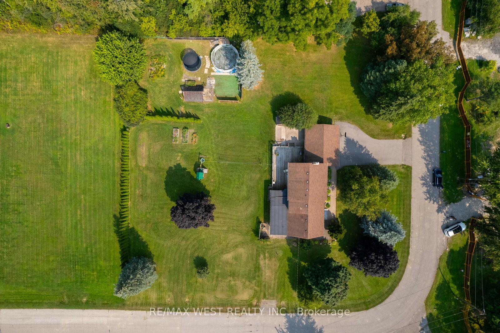 Photo 3 of 45 Marysfield Drive, Brampton, Toronto Gore Rural Estate — HOMEH