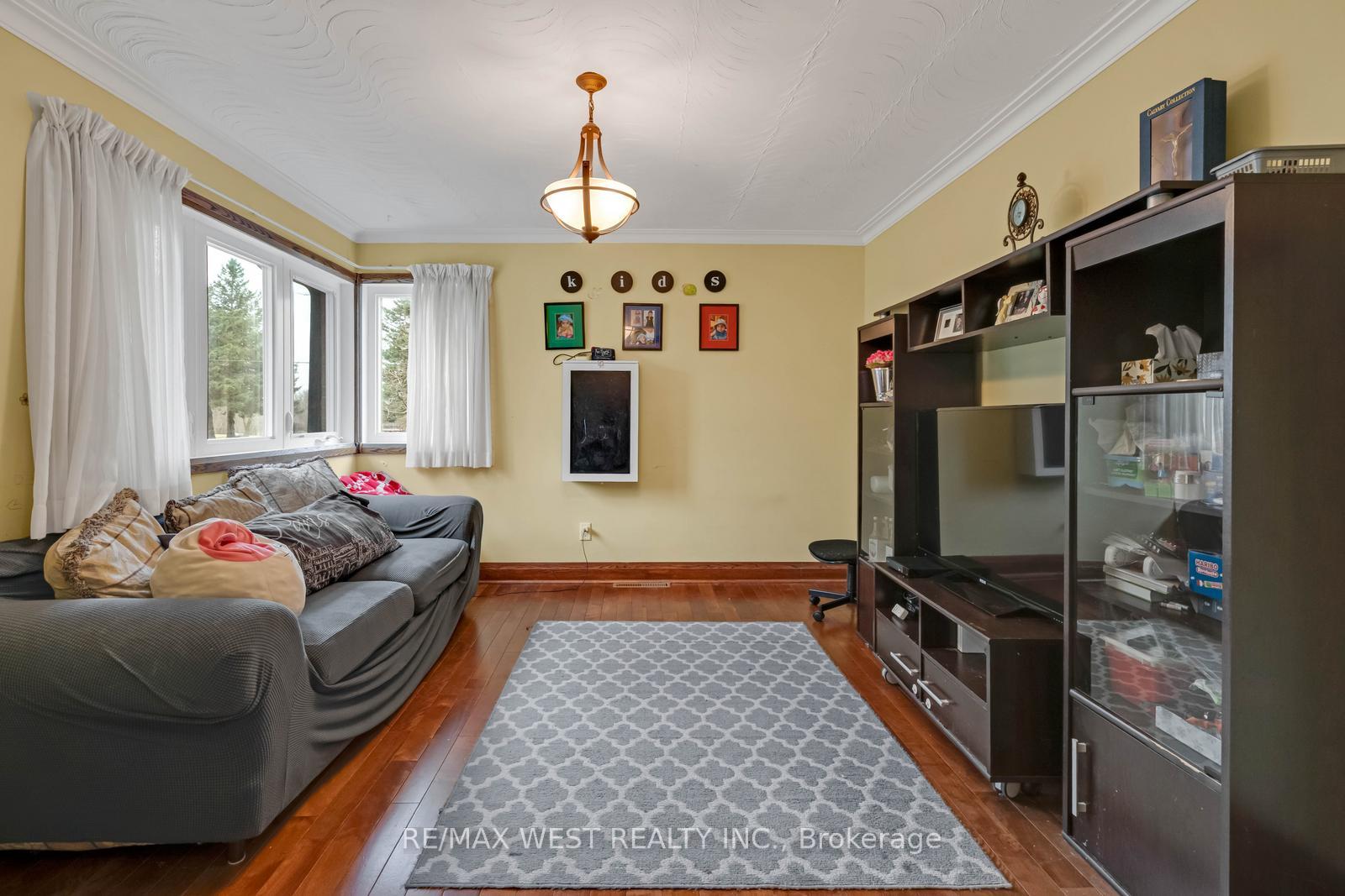 Photo 7 of 45 Marysfield Drive, Brampton, Toronto Gore Rural Estate — HOMEH
