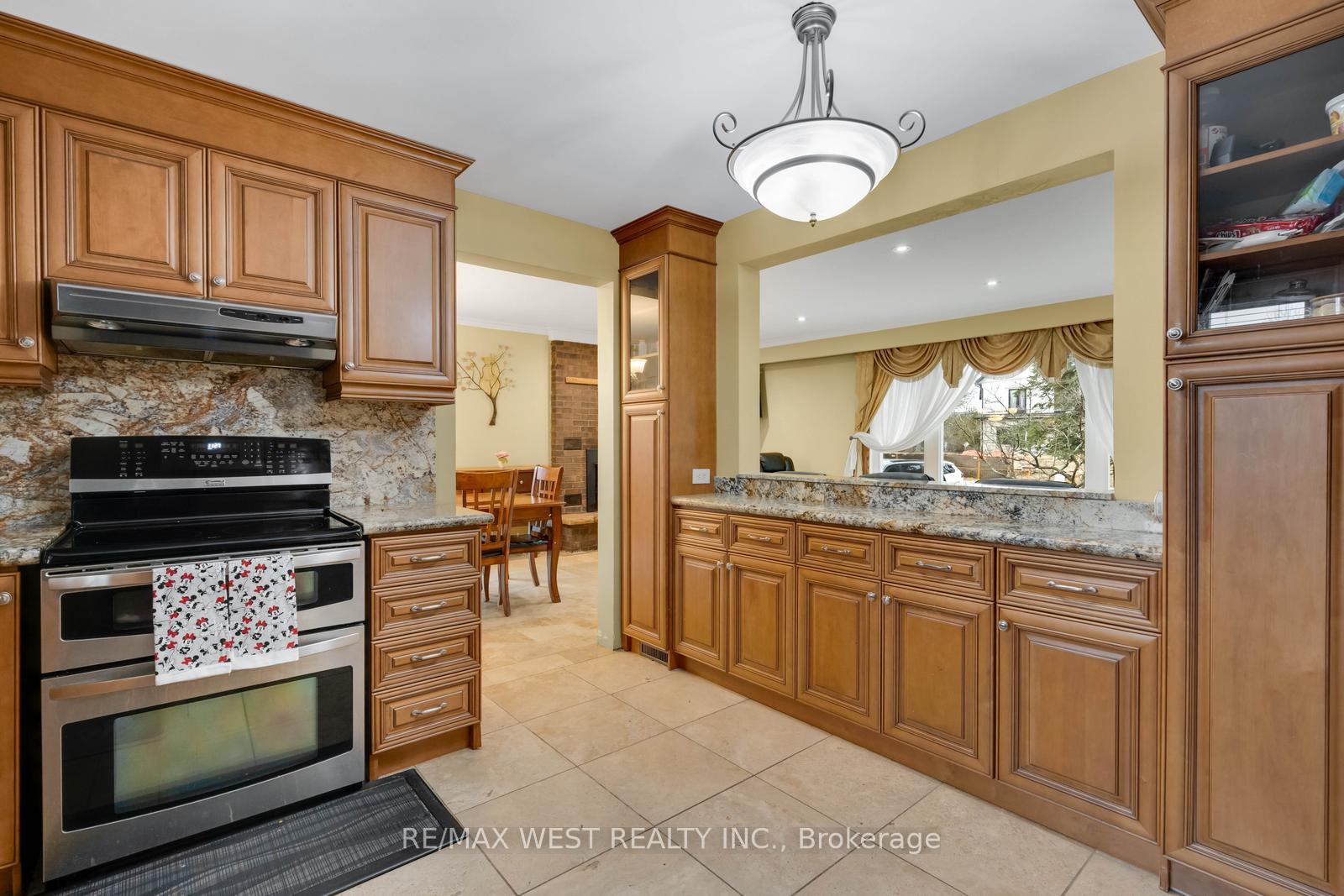 Photo 13 of 45 Marysfield Drive, Brampton, Toronto Gore Rural Estate — HOMEH