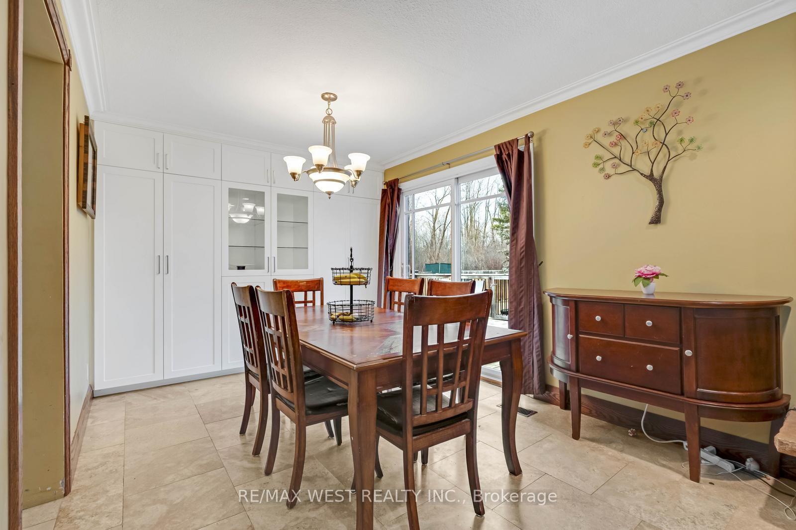 Photo 15 of 45 Marysfield Drive, Brampton, Toronto Gore Rural Estate — HOMEH