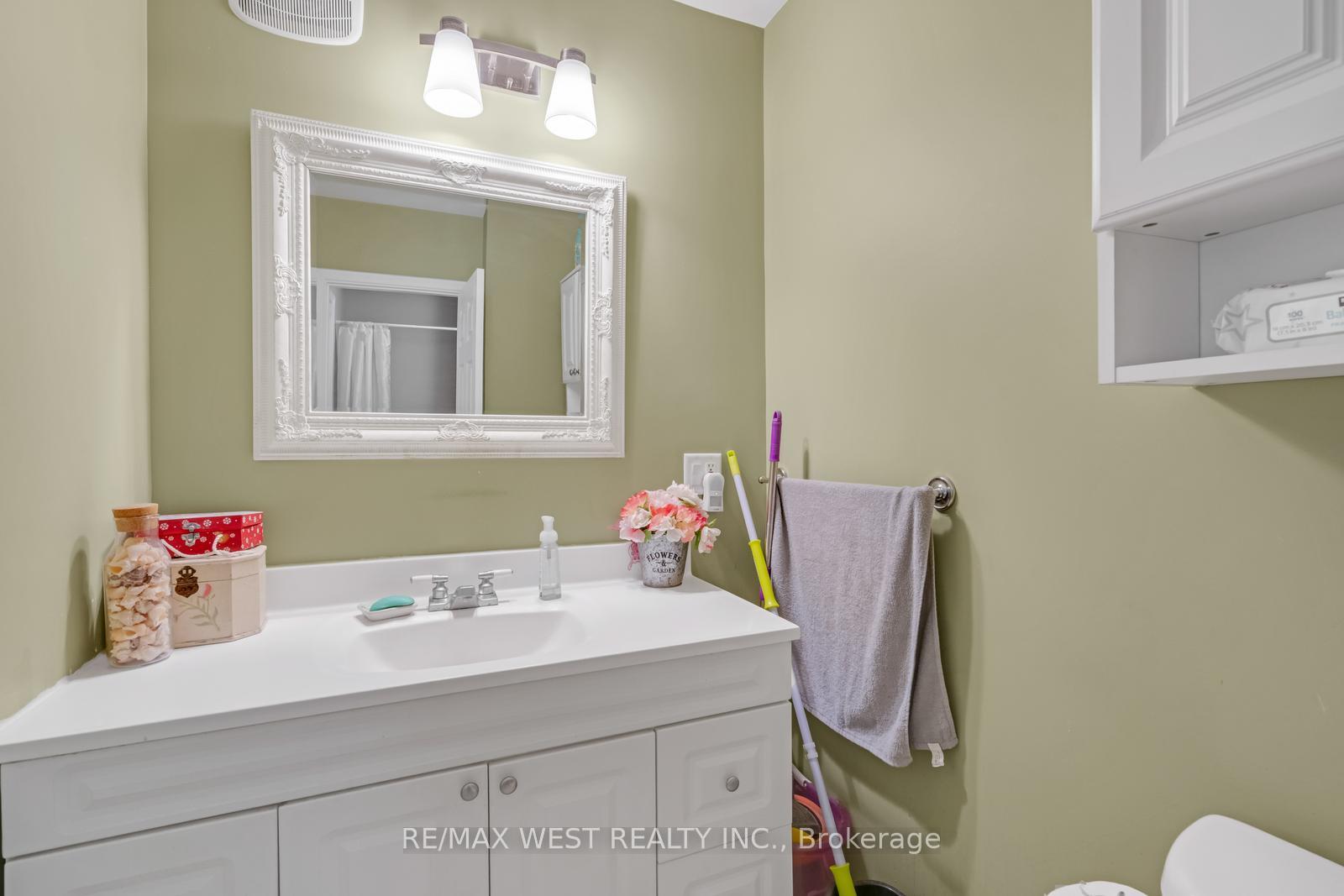Photo 18 of 45 Marysfield Drive, Brampton, Toronto Gore Rural Estate — HOMEH