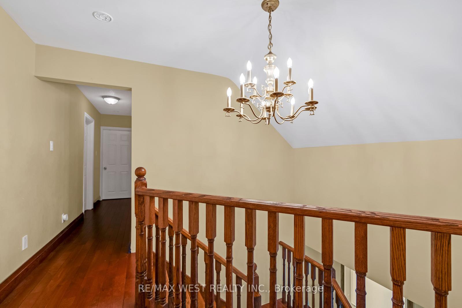 Photo 20 of 45 Marysfield Drive, Brampton, Toronto Gore Rural Estate — HOMEH