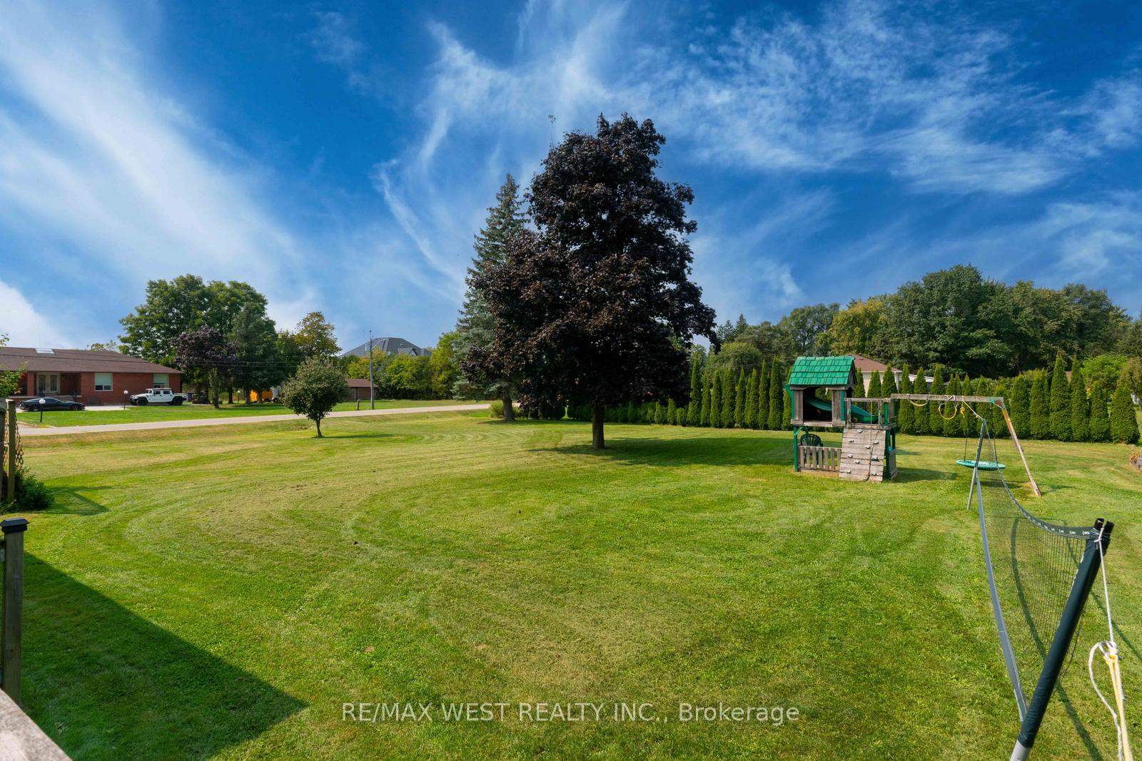 Photo 32 of 45 Marysfield Drive, Brampton, Toronto Gore Rural Estate — HOMEH
