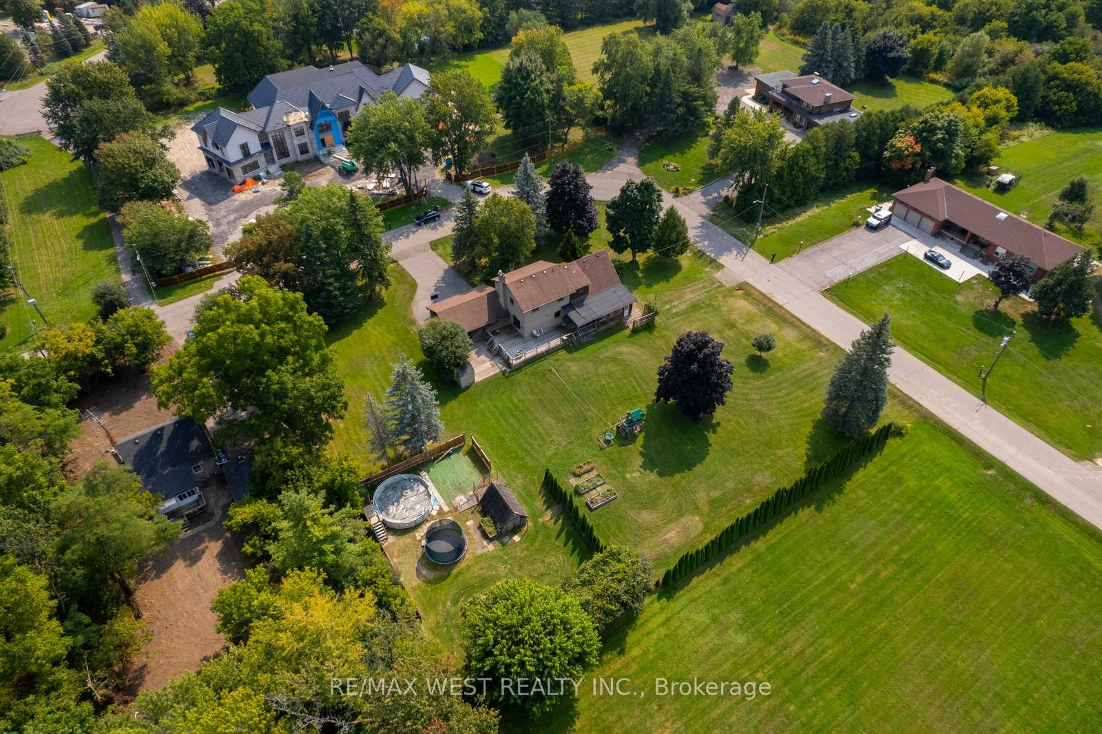 Photo 34 of 45 Marysfield Drive, Brampton, Toronto Gore Rural Estate — HOMEH